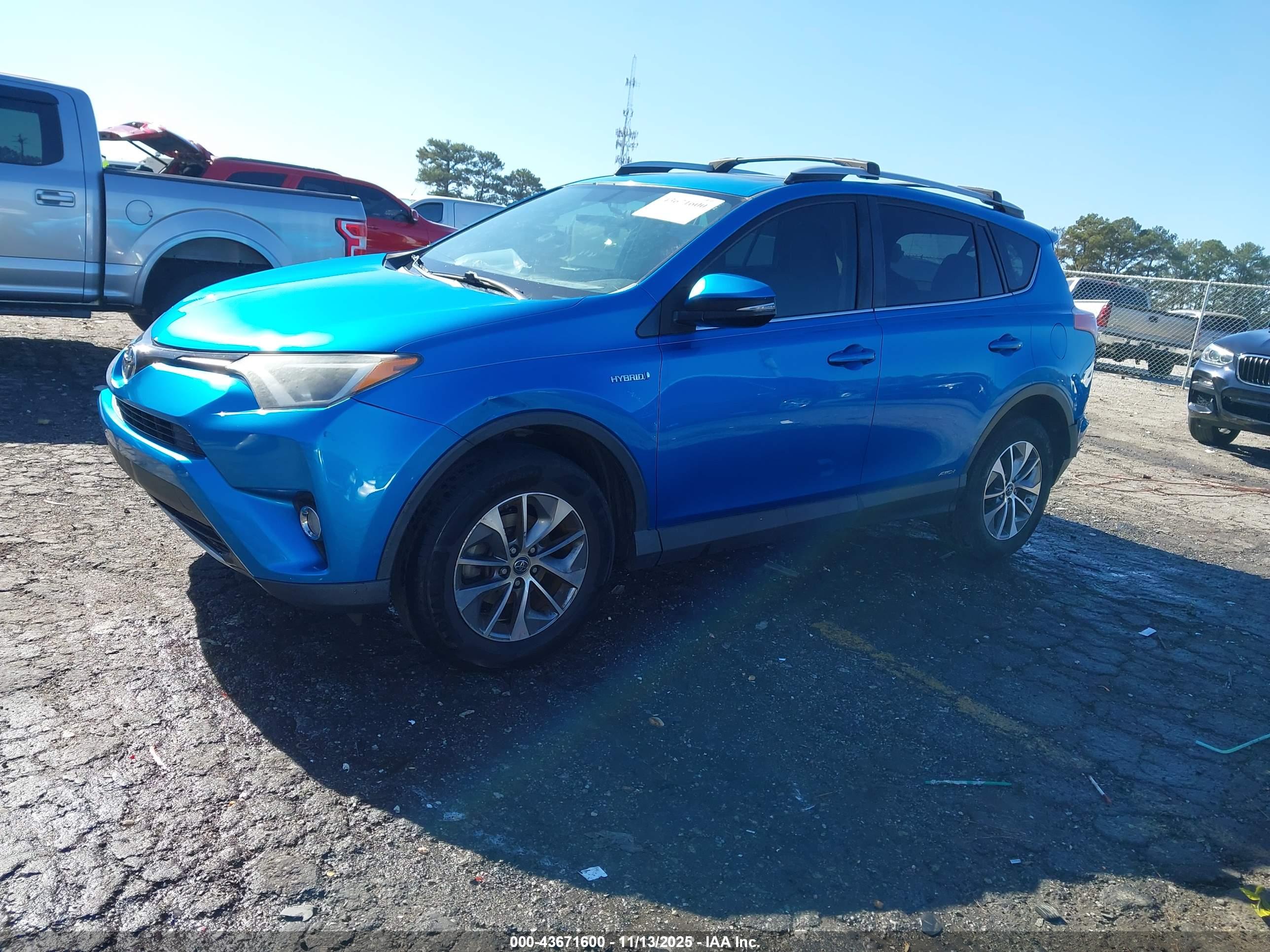 TOYOTA RAV4 image 2