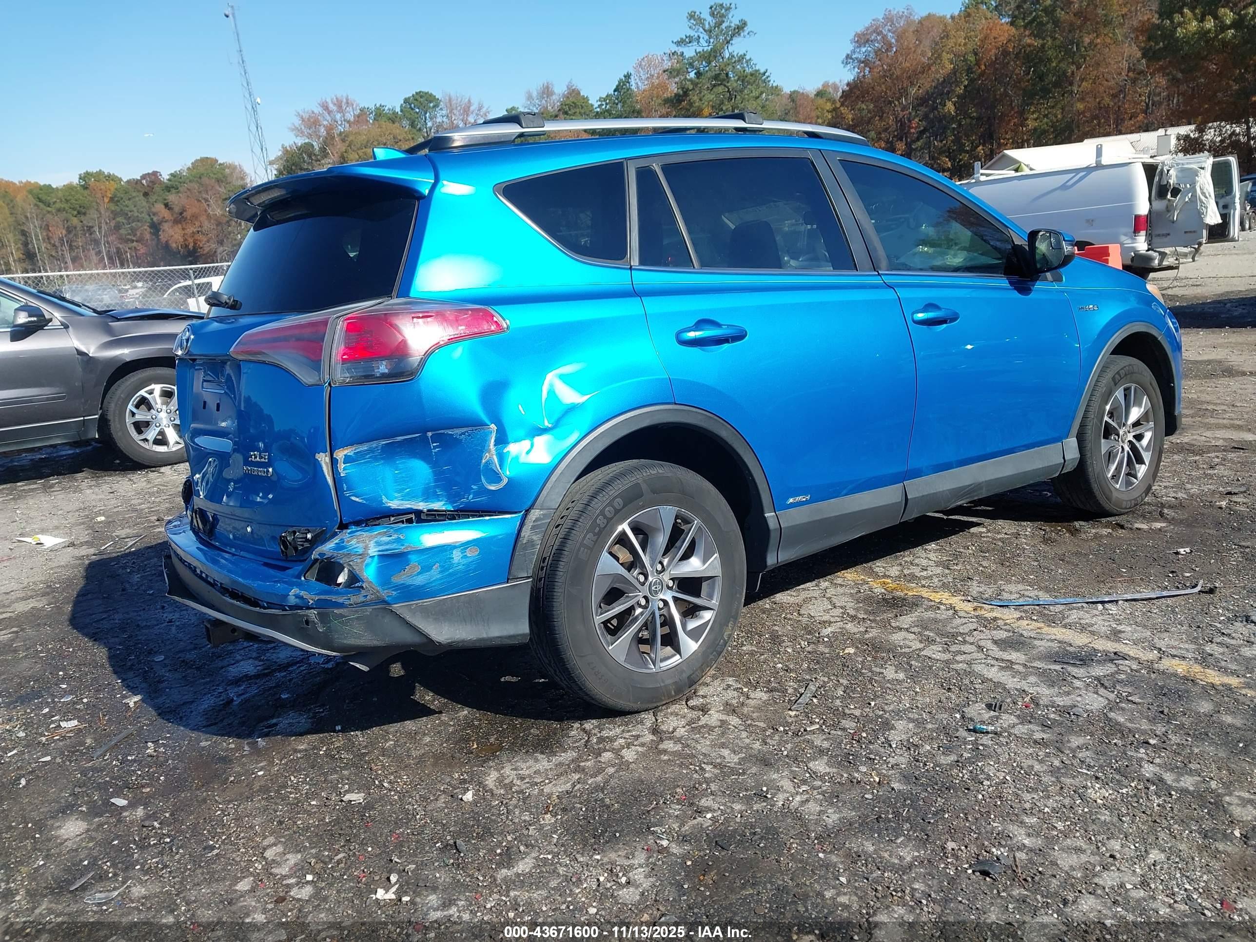 TOYOTA RAV4 image 4