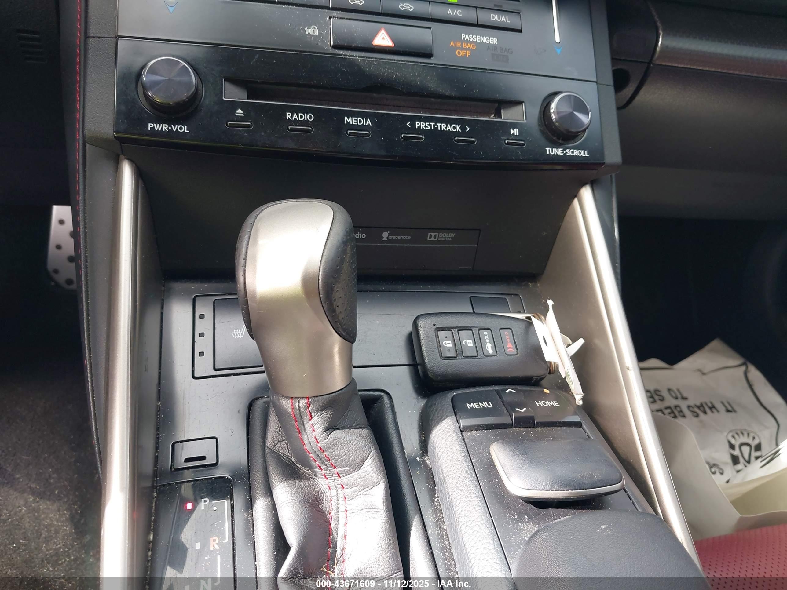 LEXUS IS image 11