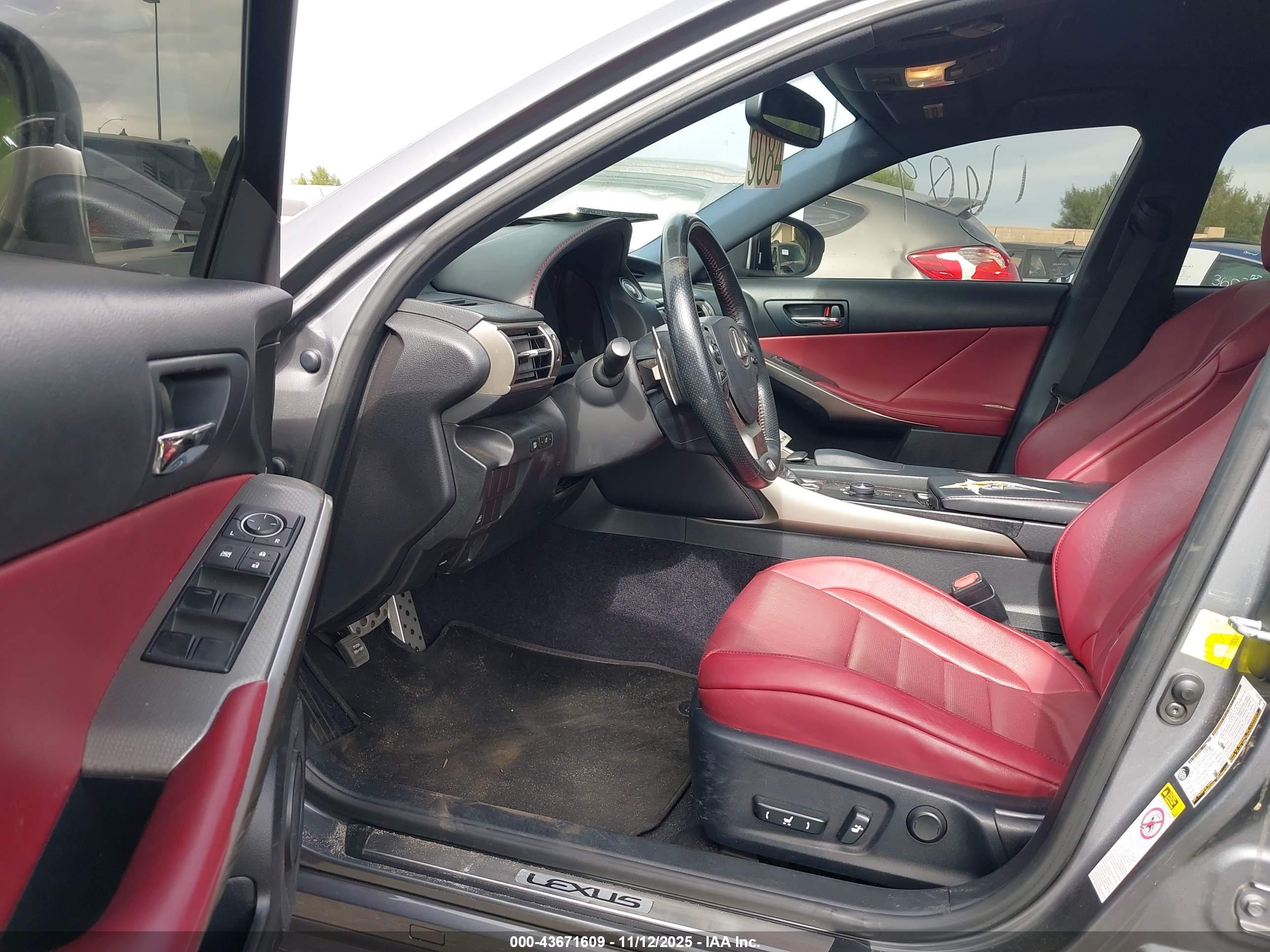 LEXUS IS image 5