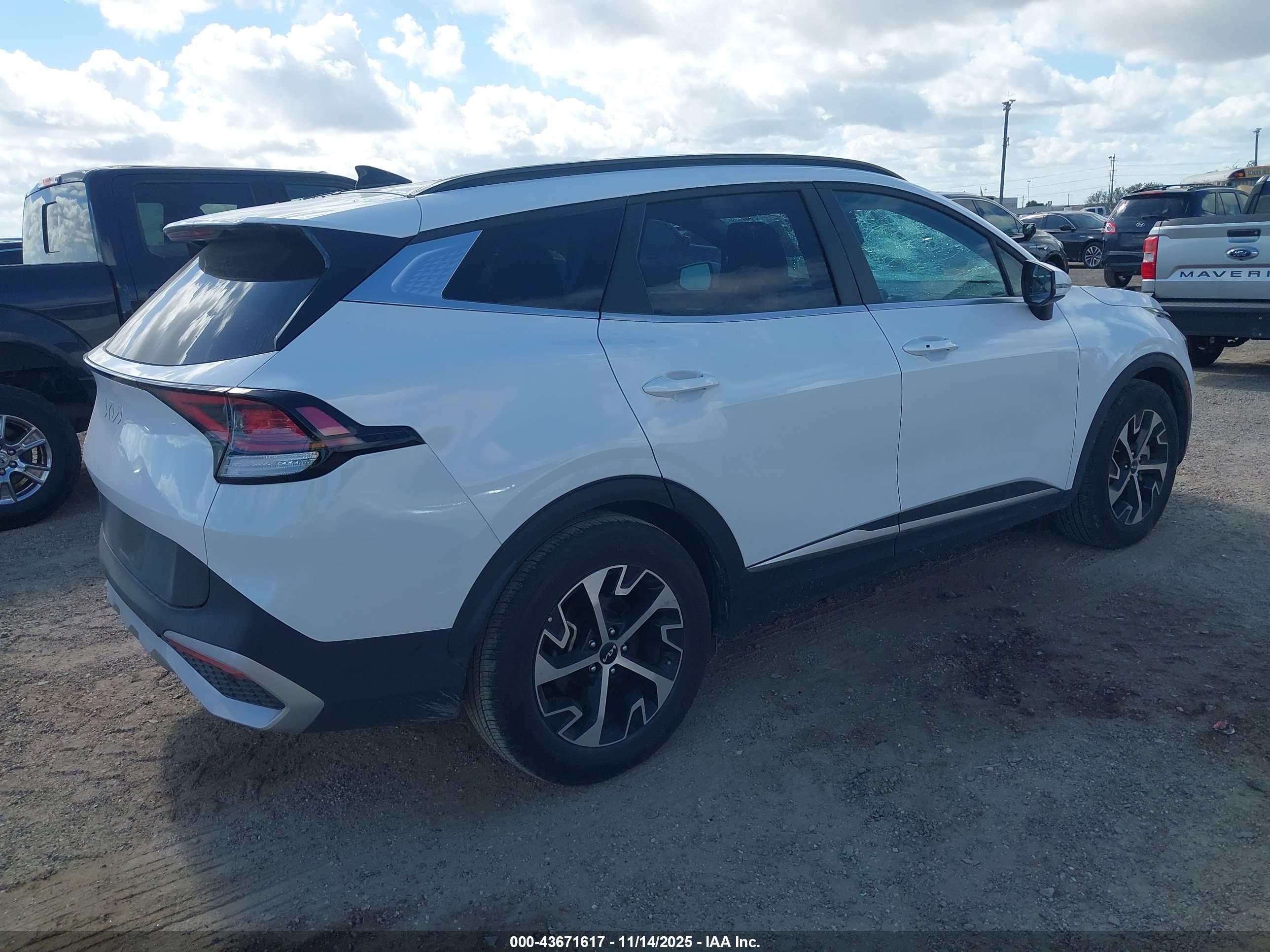 KIA SPORTAGE image 4
