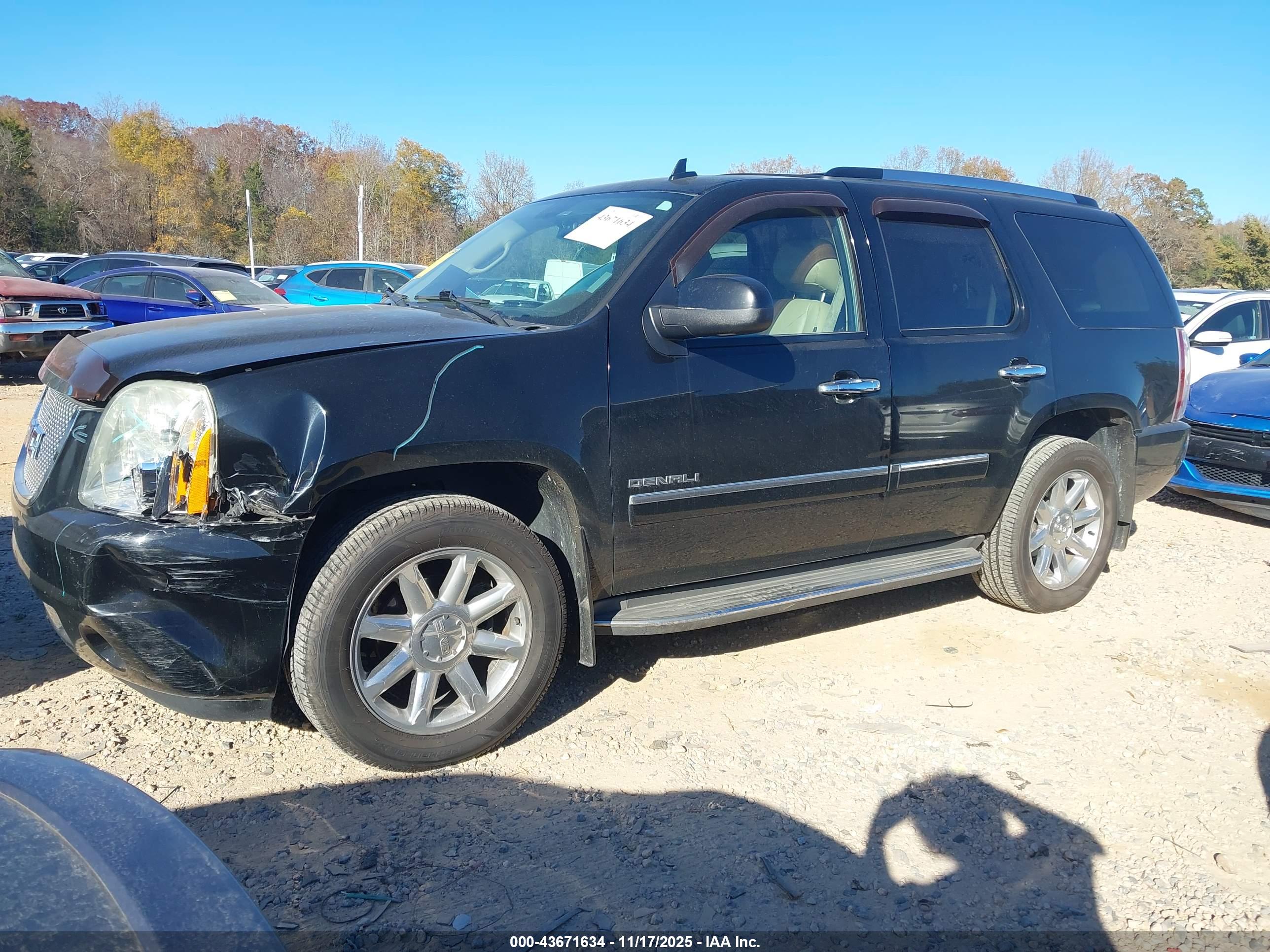 GMC YUKON image 2