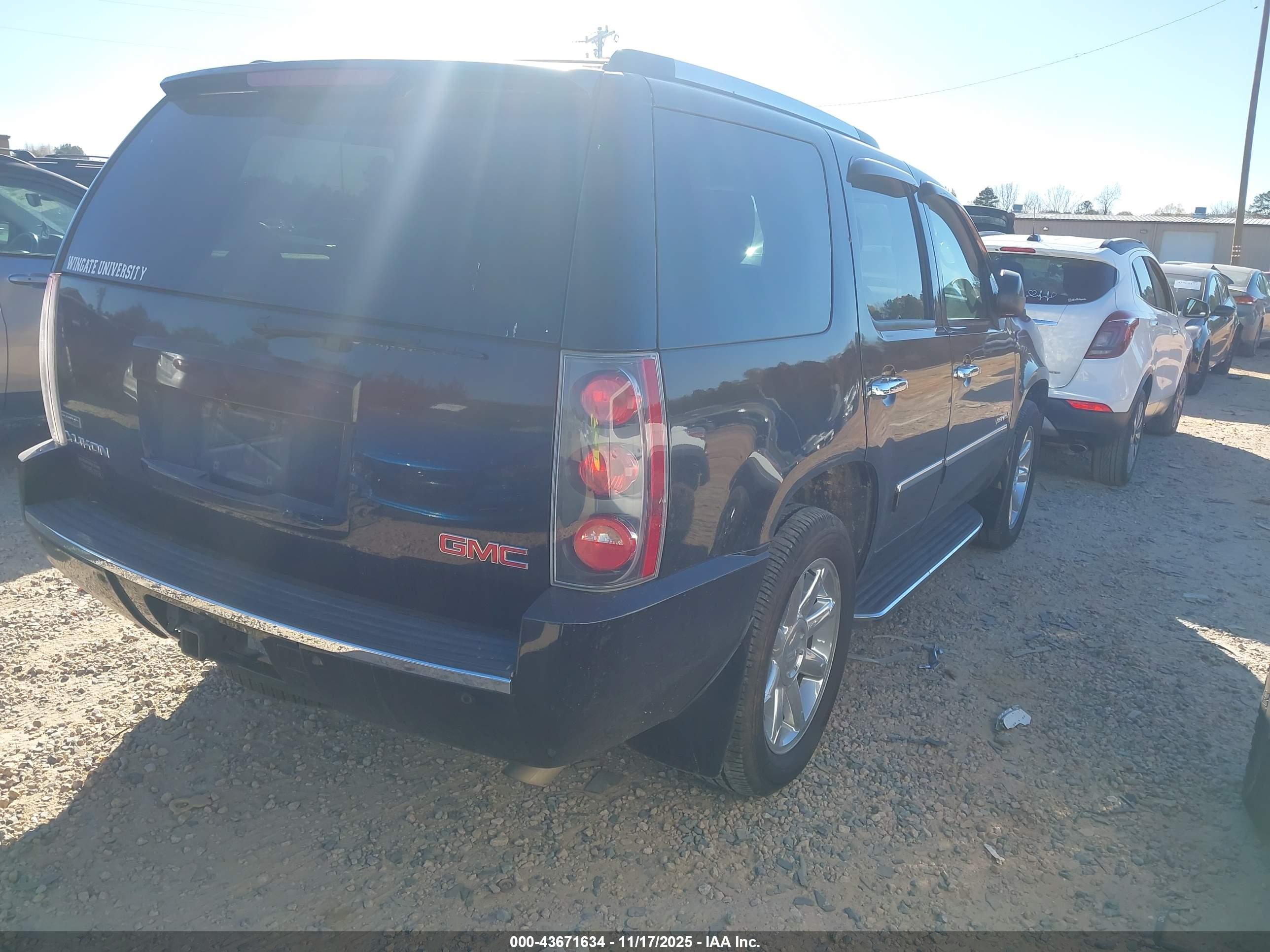 GMC YUKON image 4