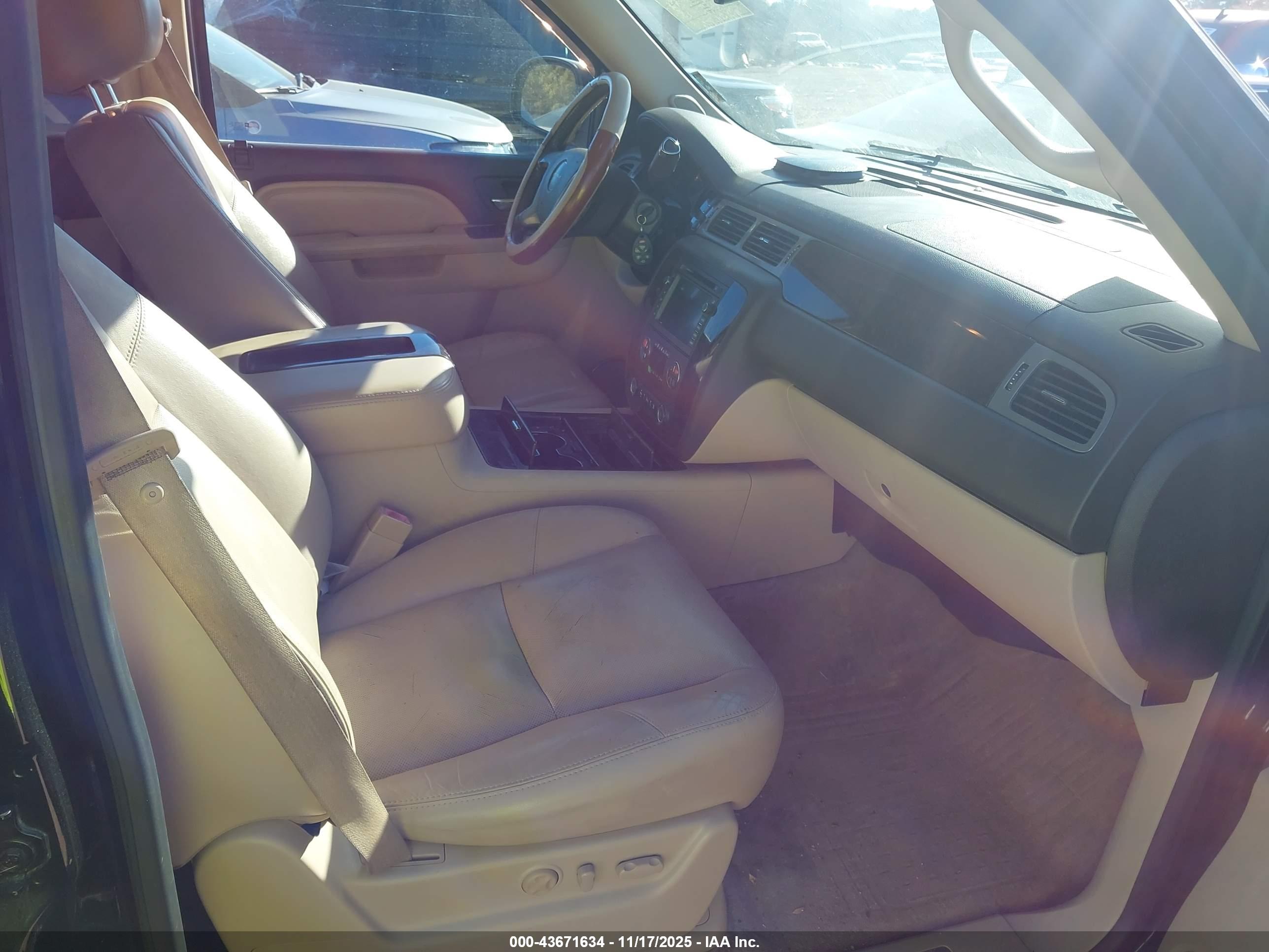 GMC YUKON image 5