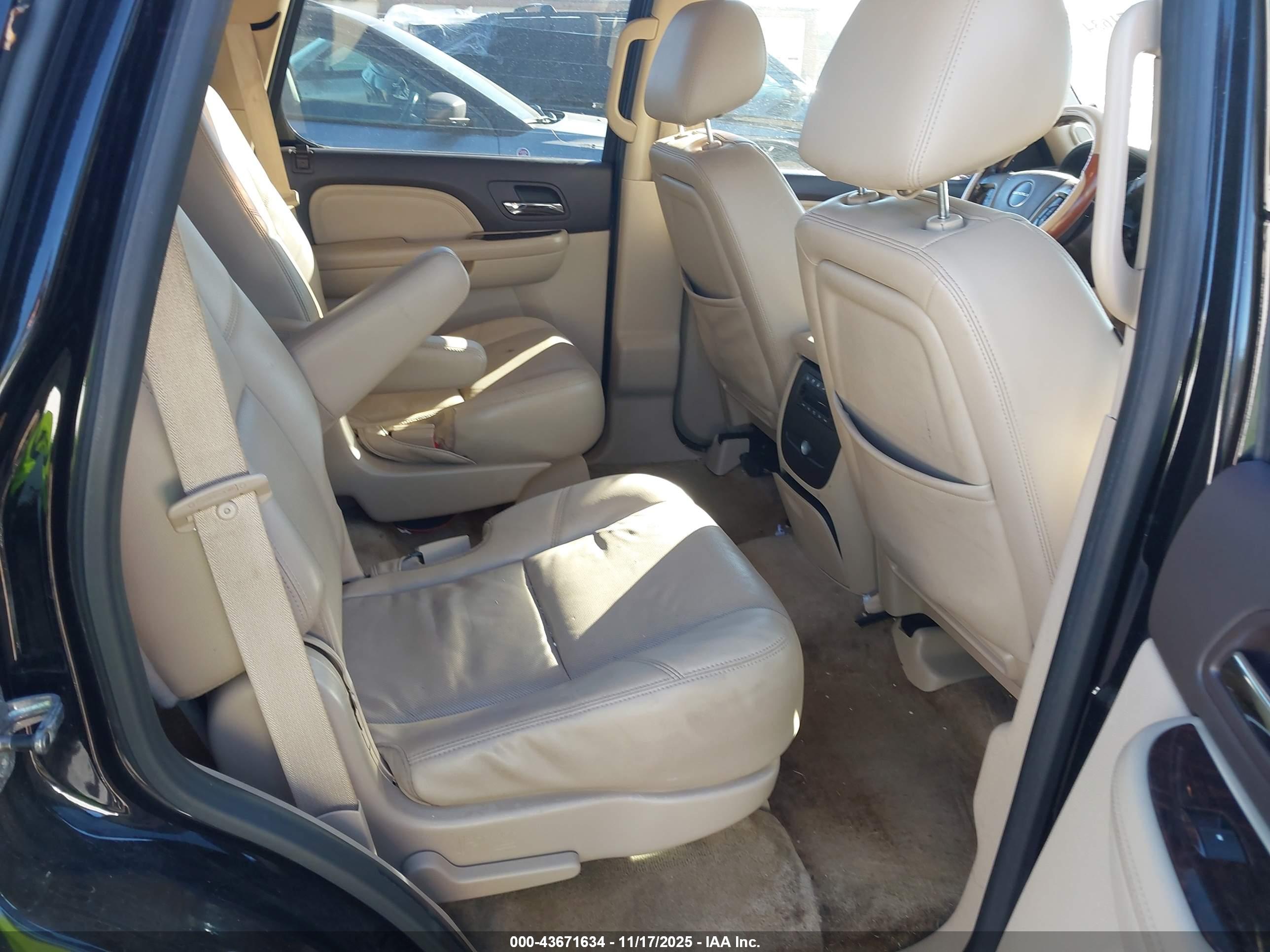 GMC YUKON image 8