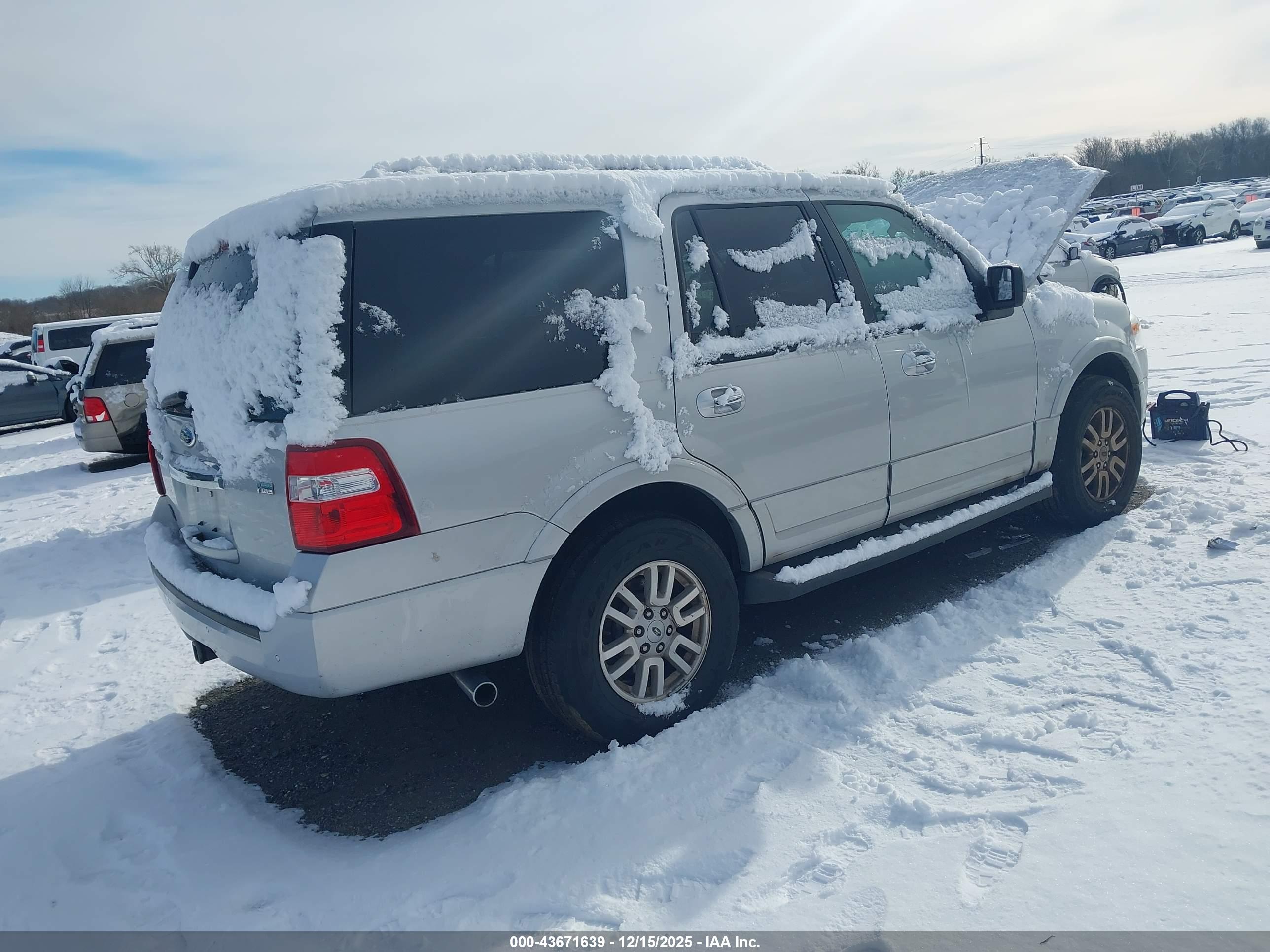 FORD EXPEDITION image 4