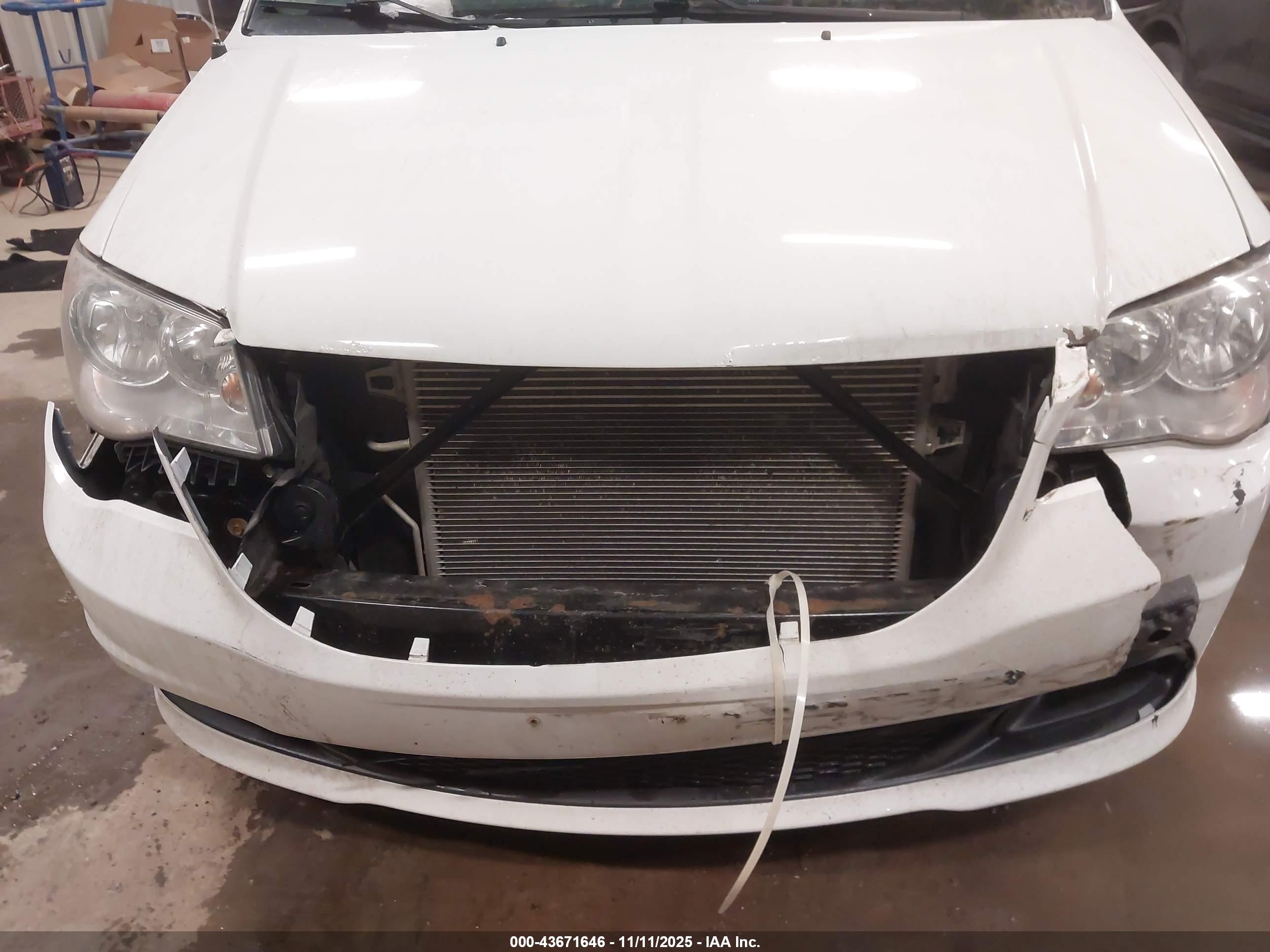 DODGE GRAND image 6