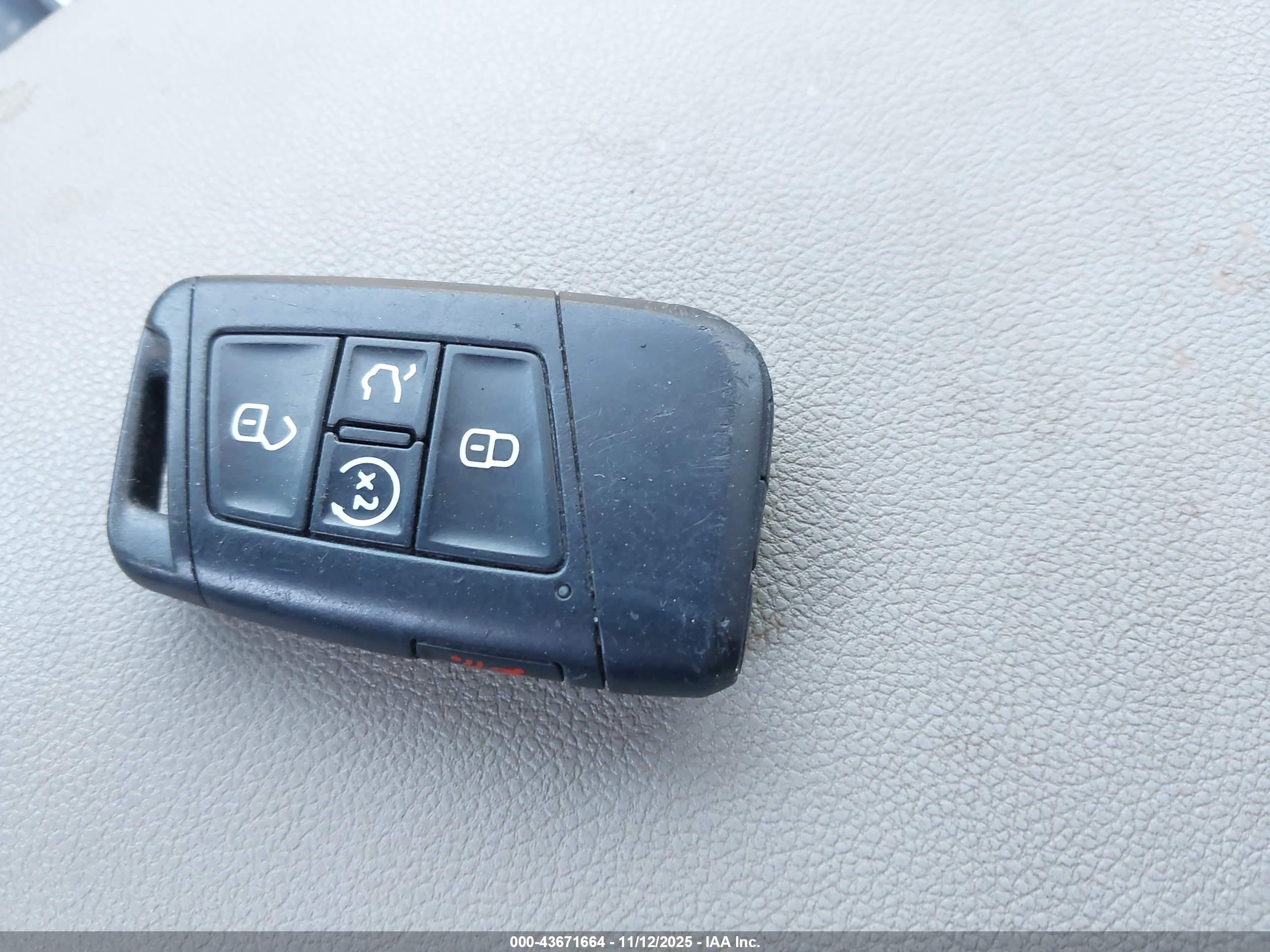 VOLKSWAGEN ATLAS image 11