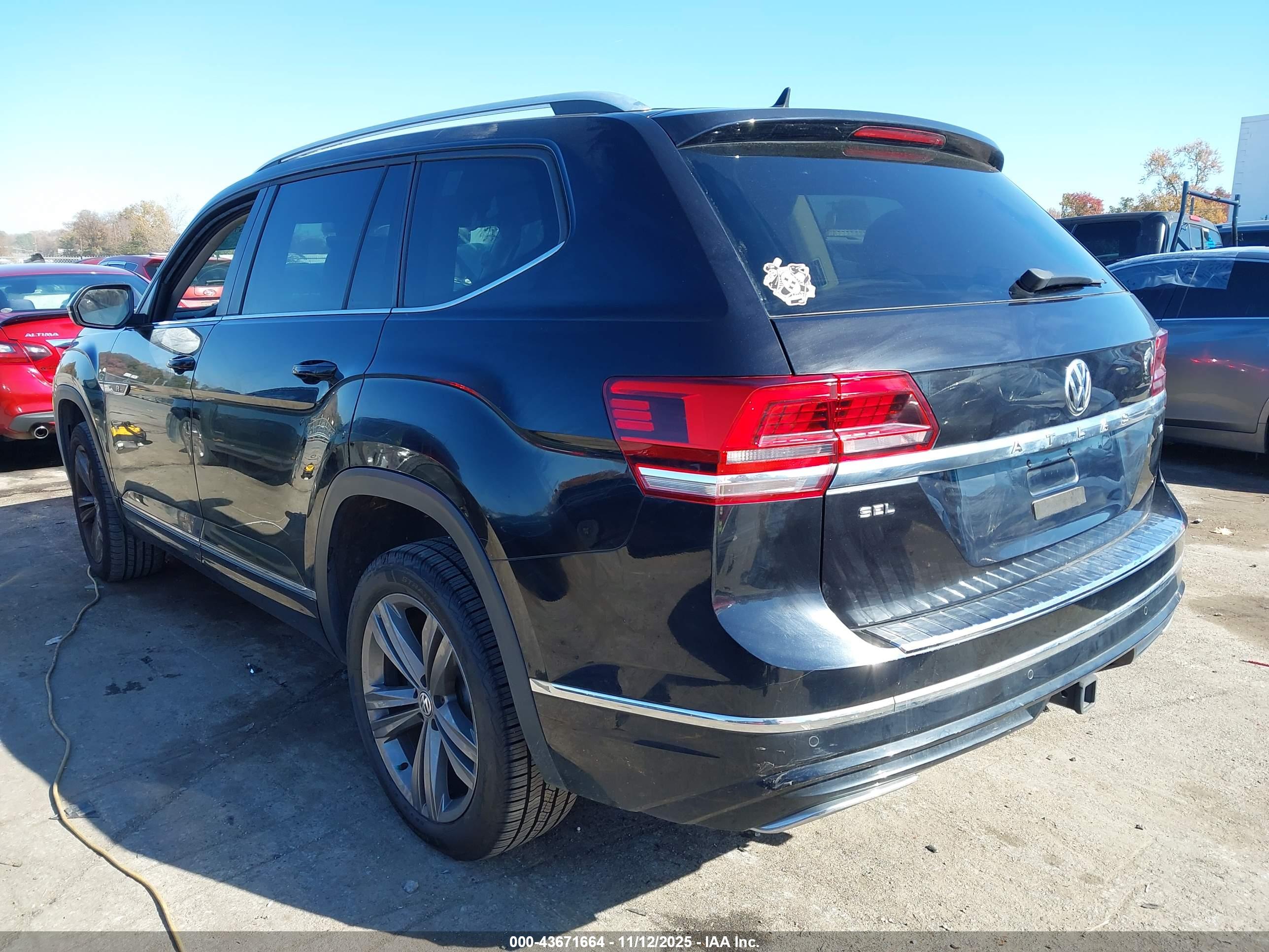 VOLKSWAGEN ATLAS image 3