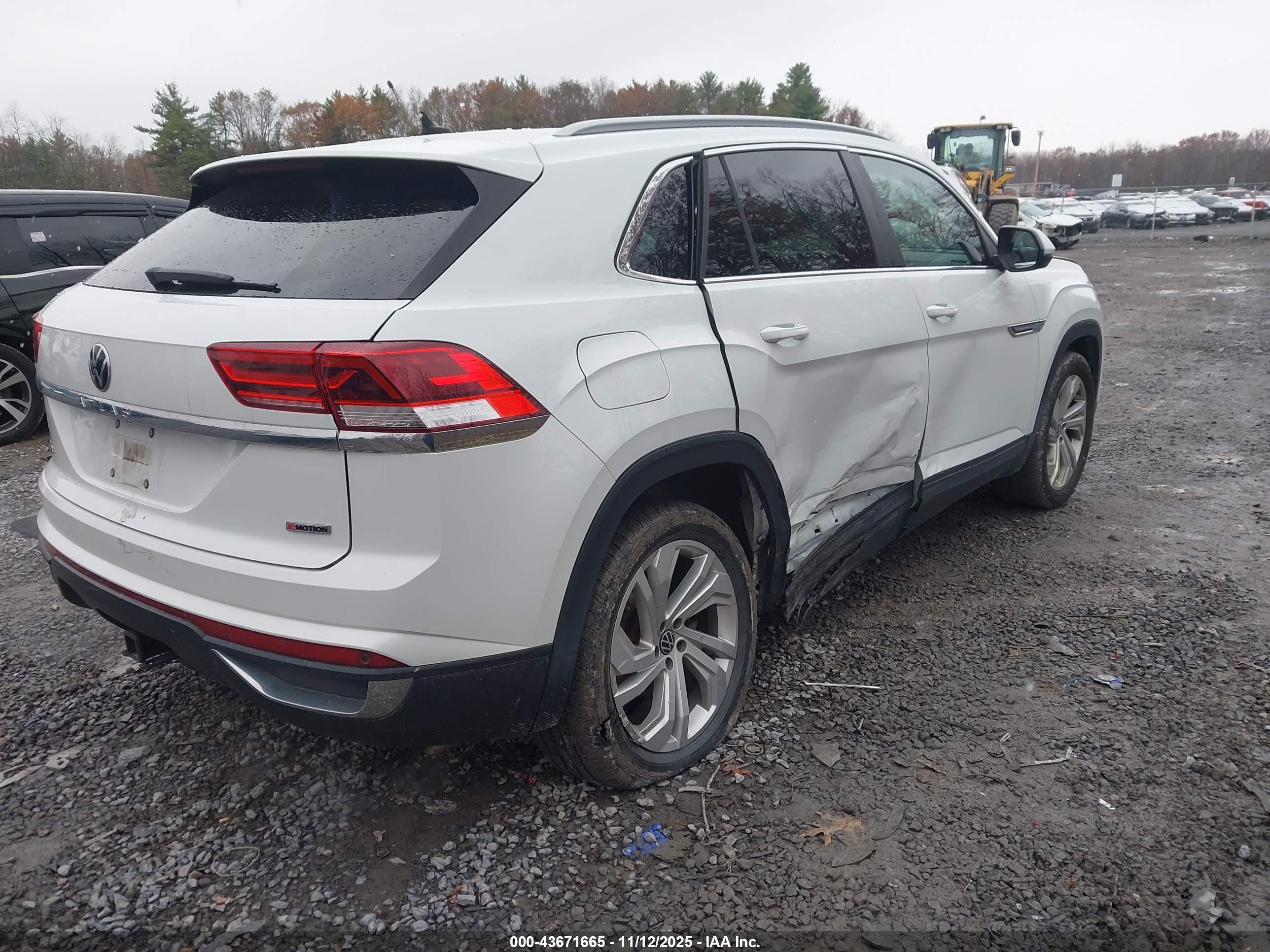 VOLKSWAGEN ATLAS image 4