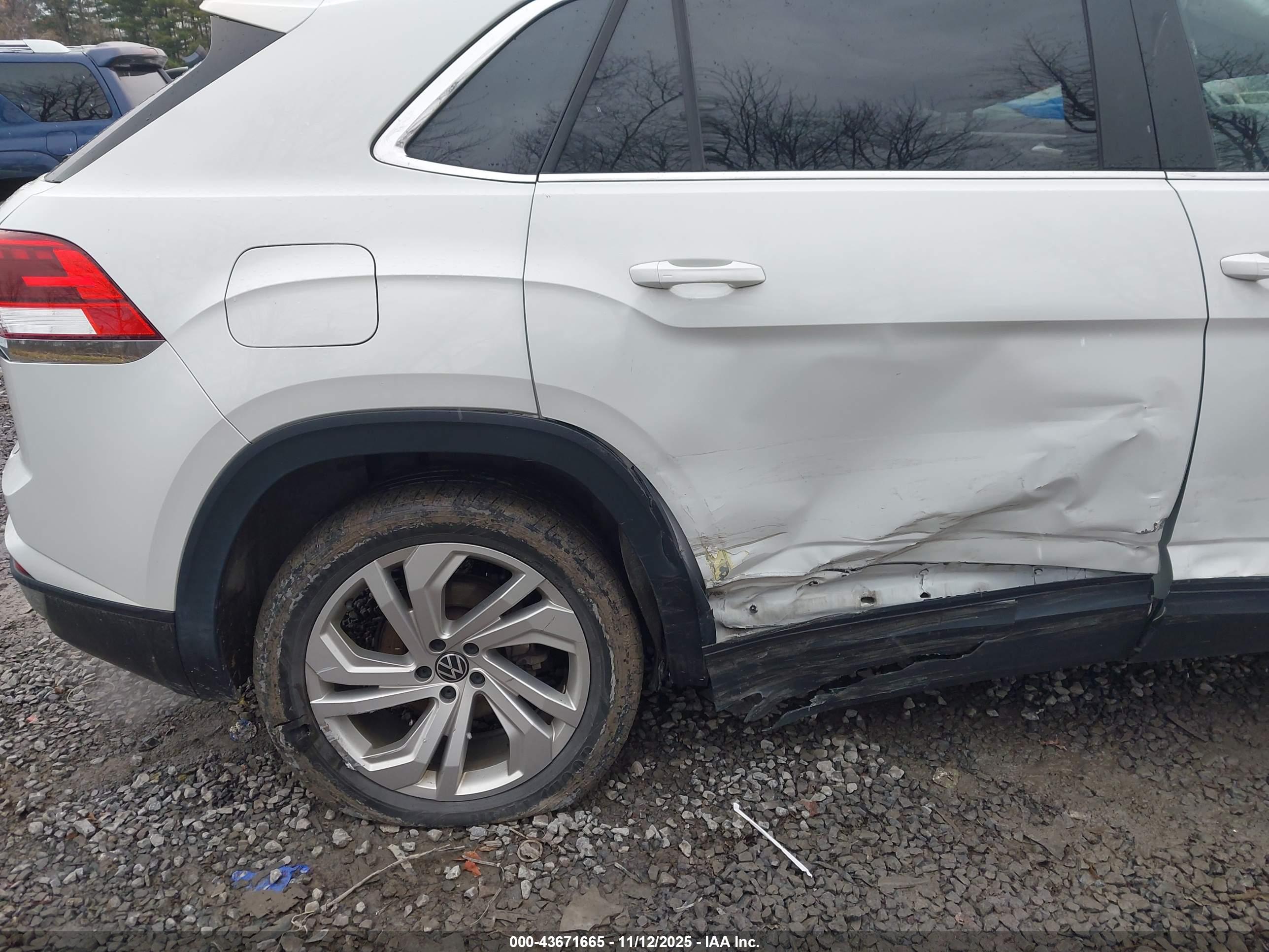VOLKSWAGEN ATLAS image 6