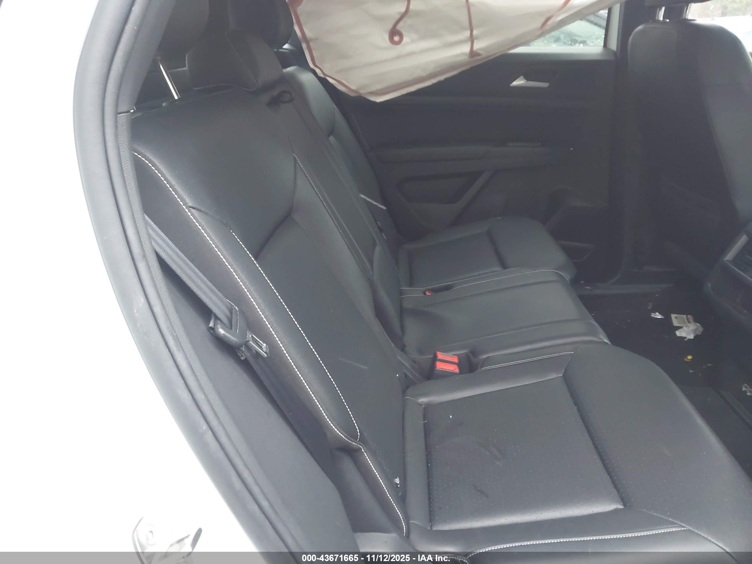 VOLKSWAGEN ATLAS image 8