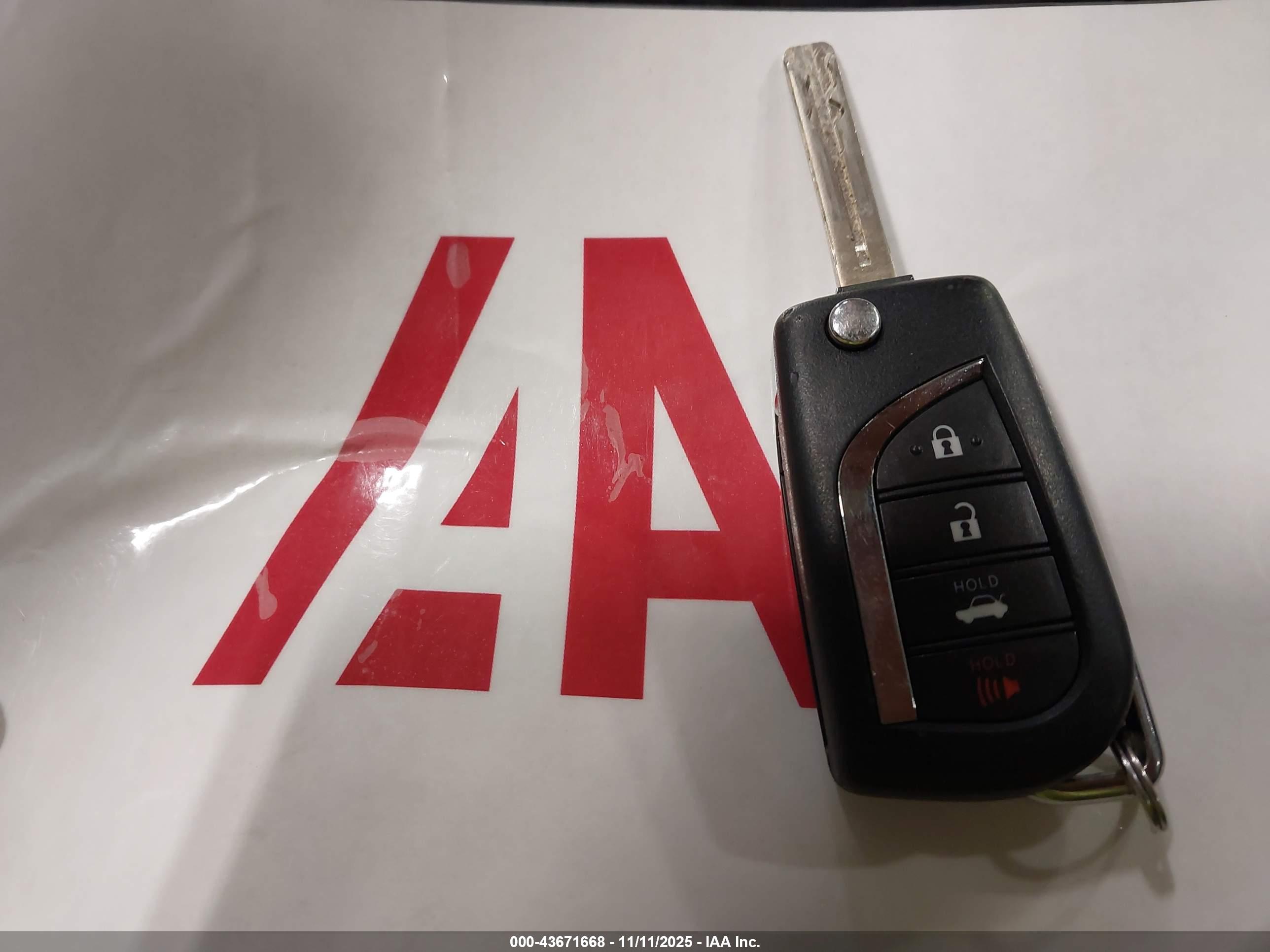 TOYOTA COROLLA image 11