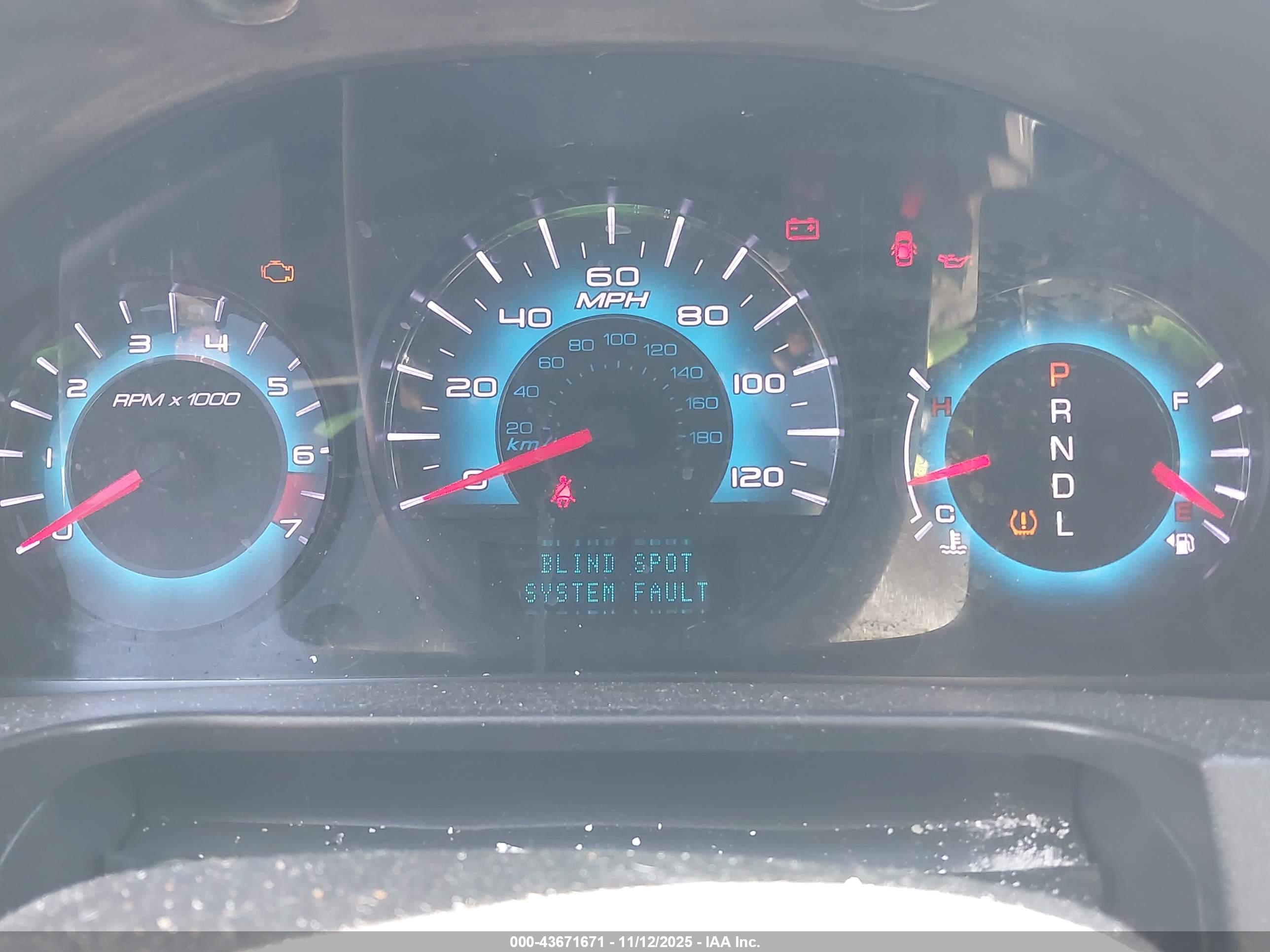 FORD FUSION image 7