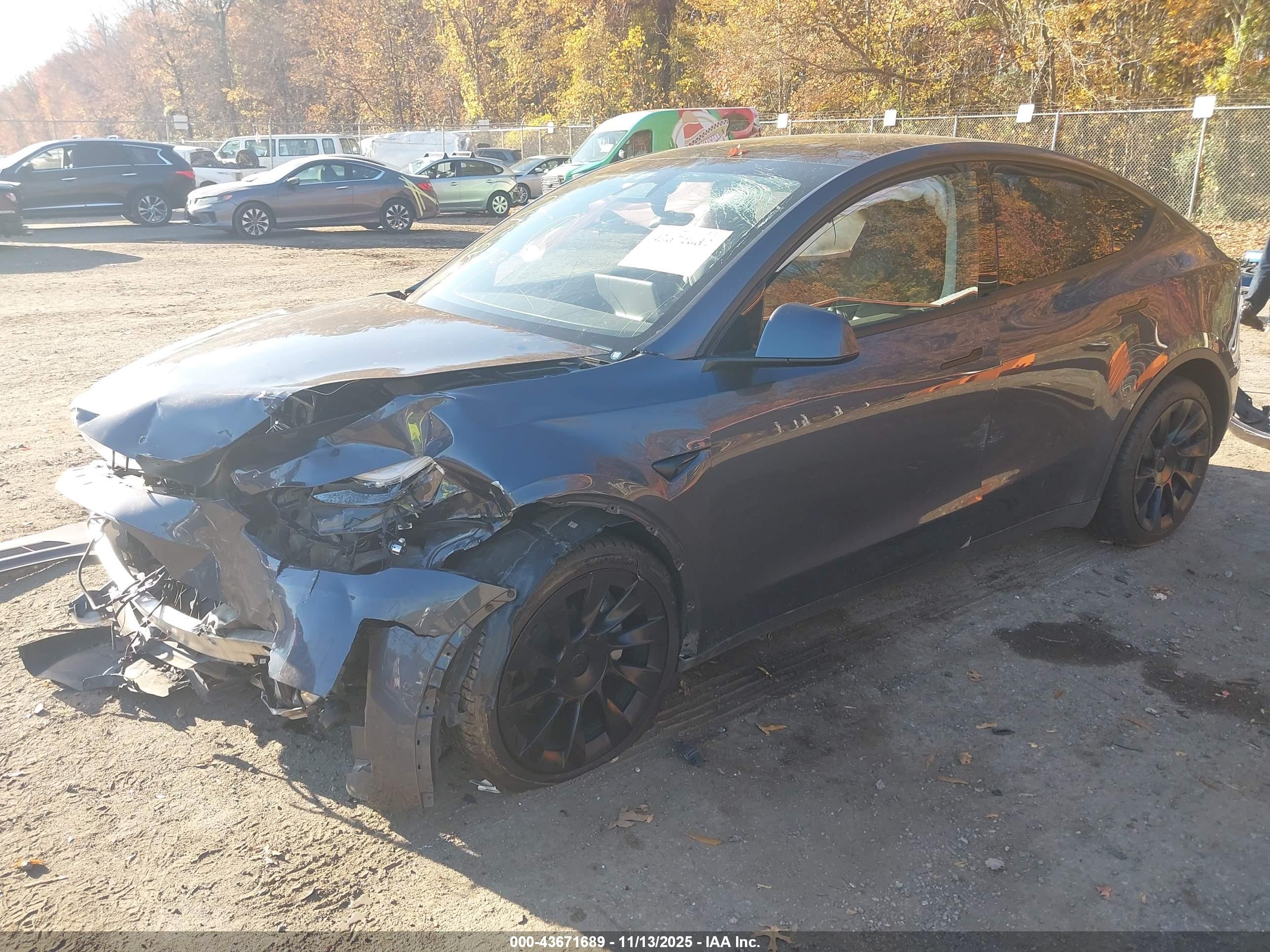 TESLA MODEL image 2