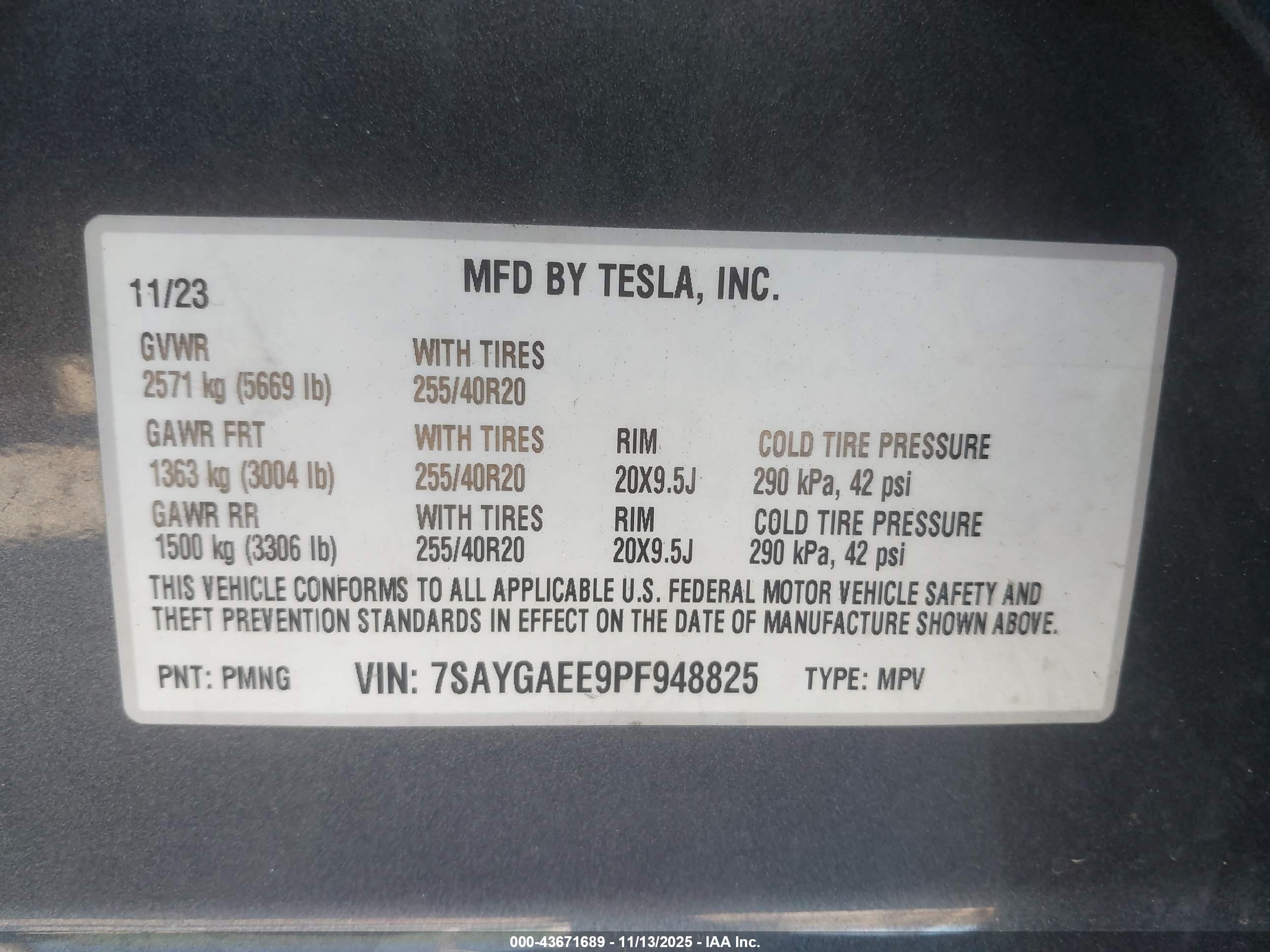TESLA MODEL image 9