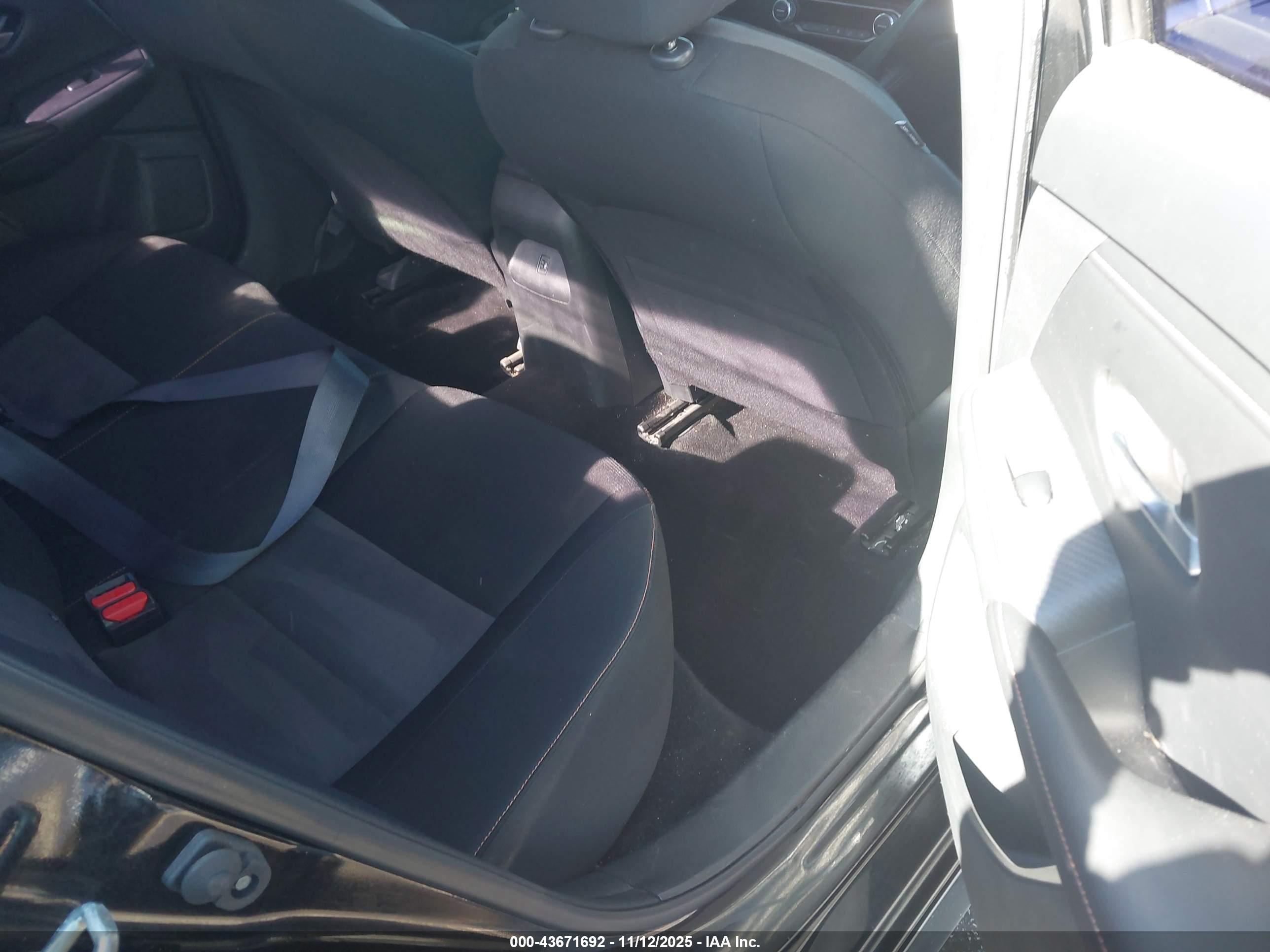 NISSAN SENTRA image 8