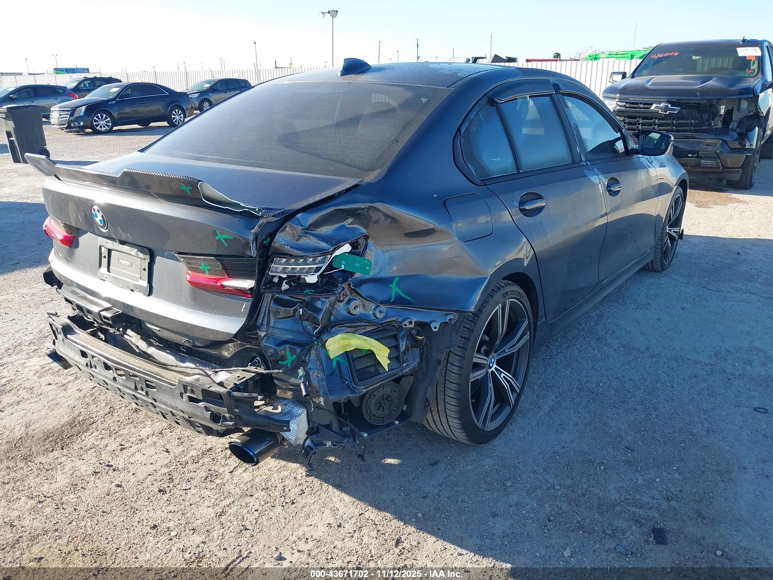 BMW 330I image 4