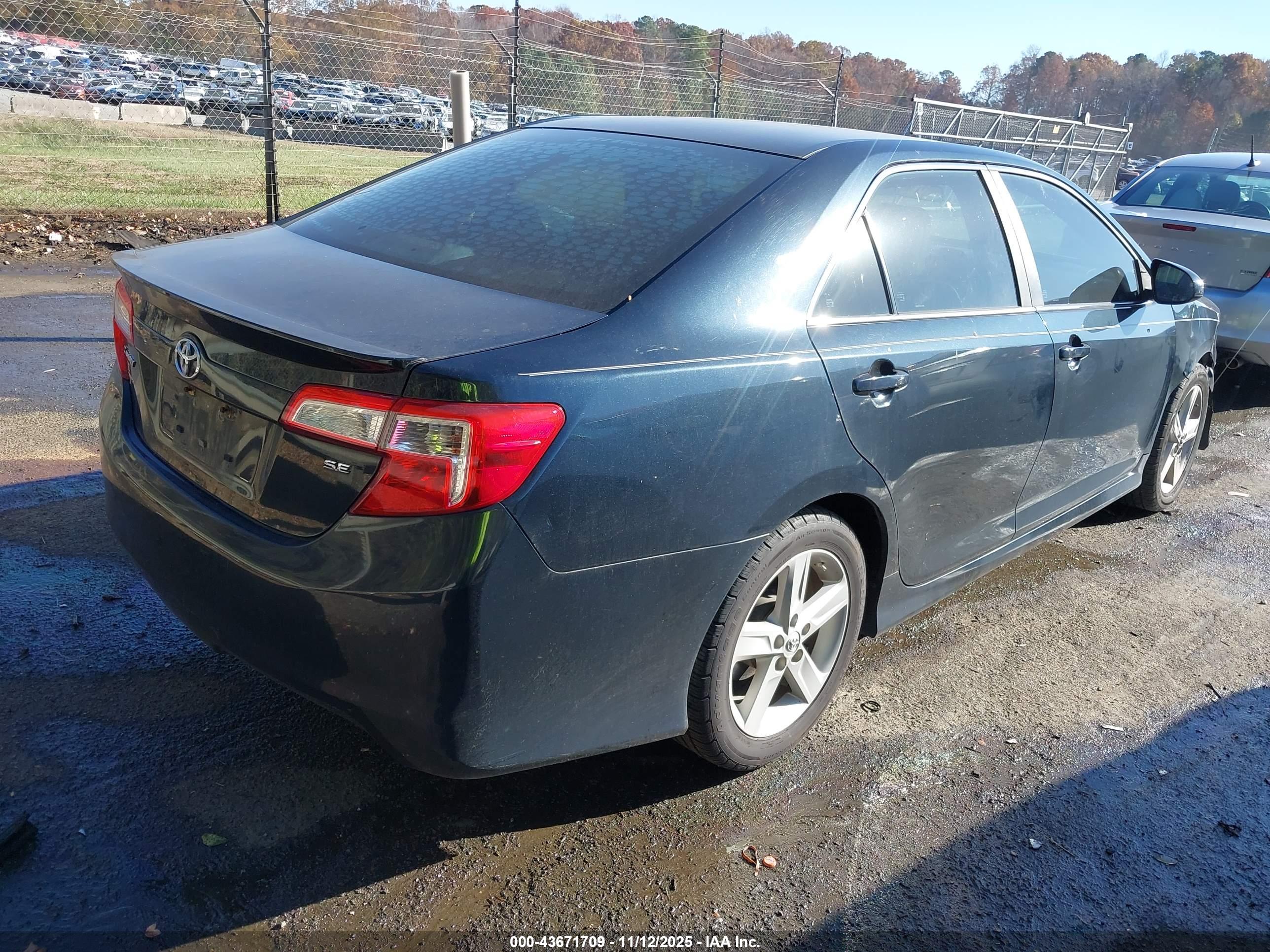 TOYOTA CAMRY image 4