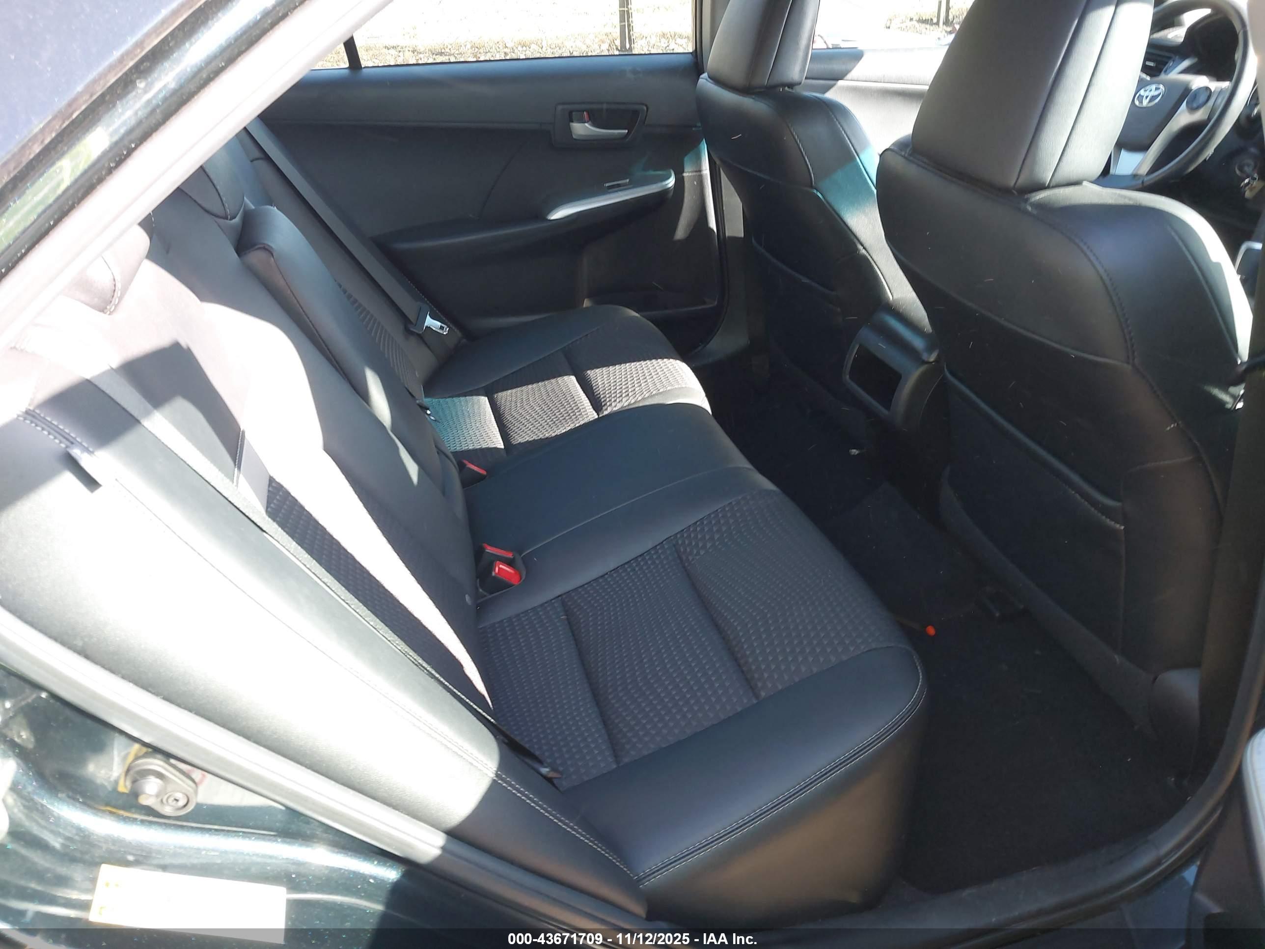 TOYOTA CAMRY image 8
