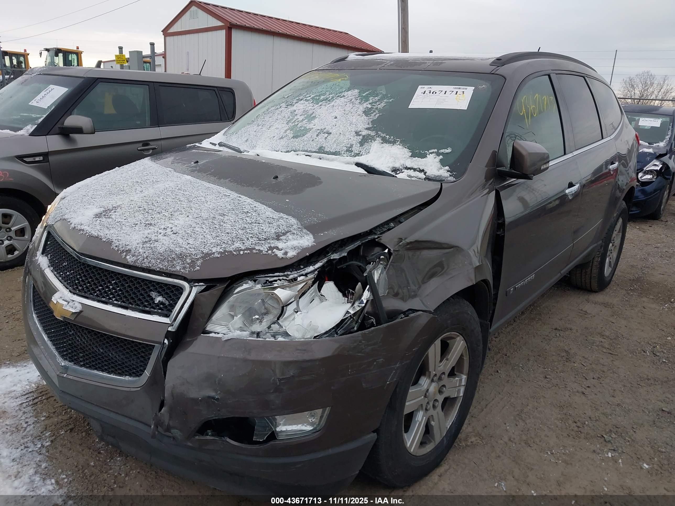 CHEVROLET TRAVERSE image 6