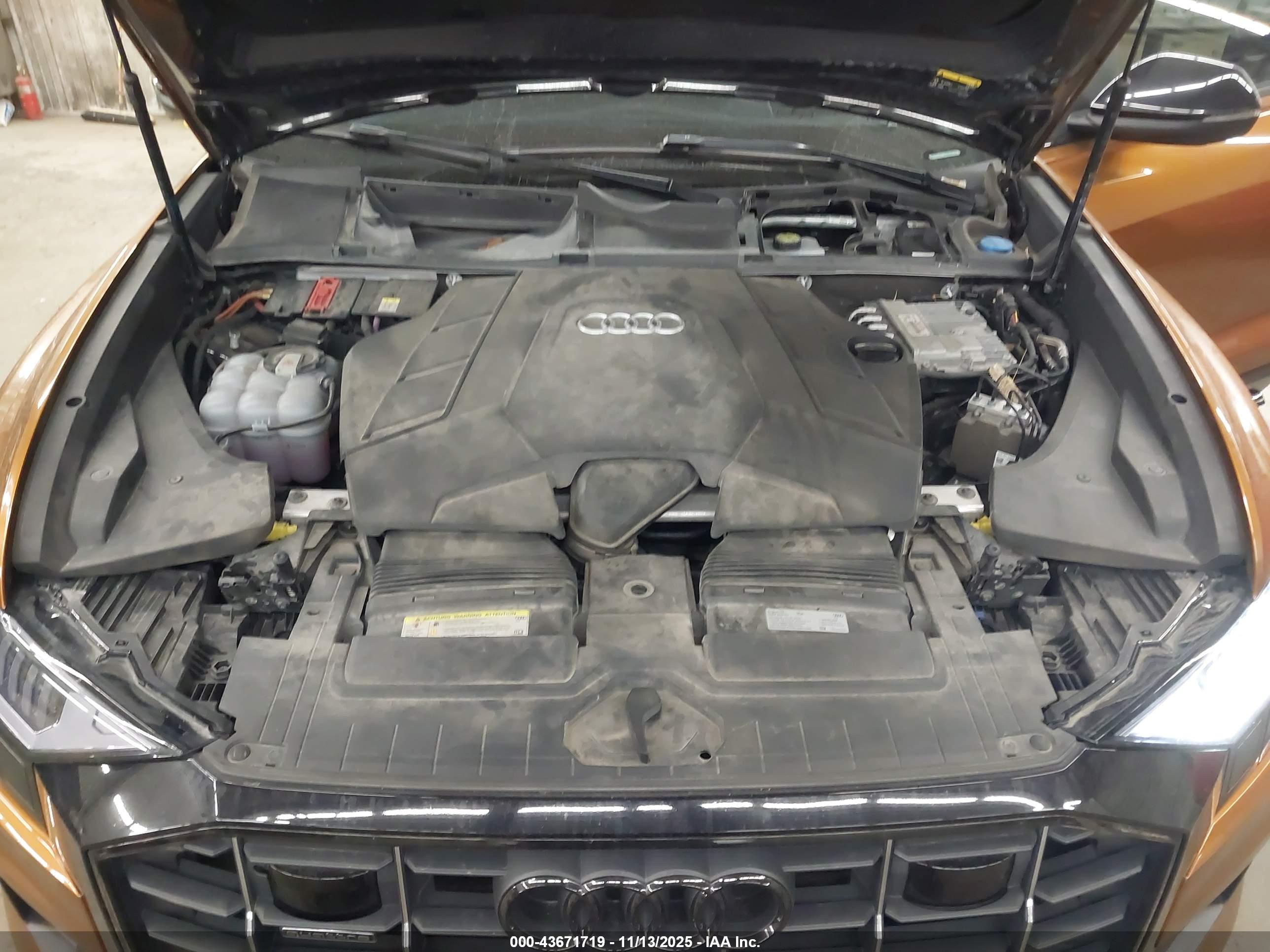 AUDI Q8 image 10