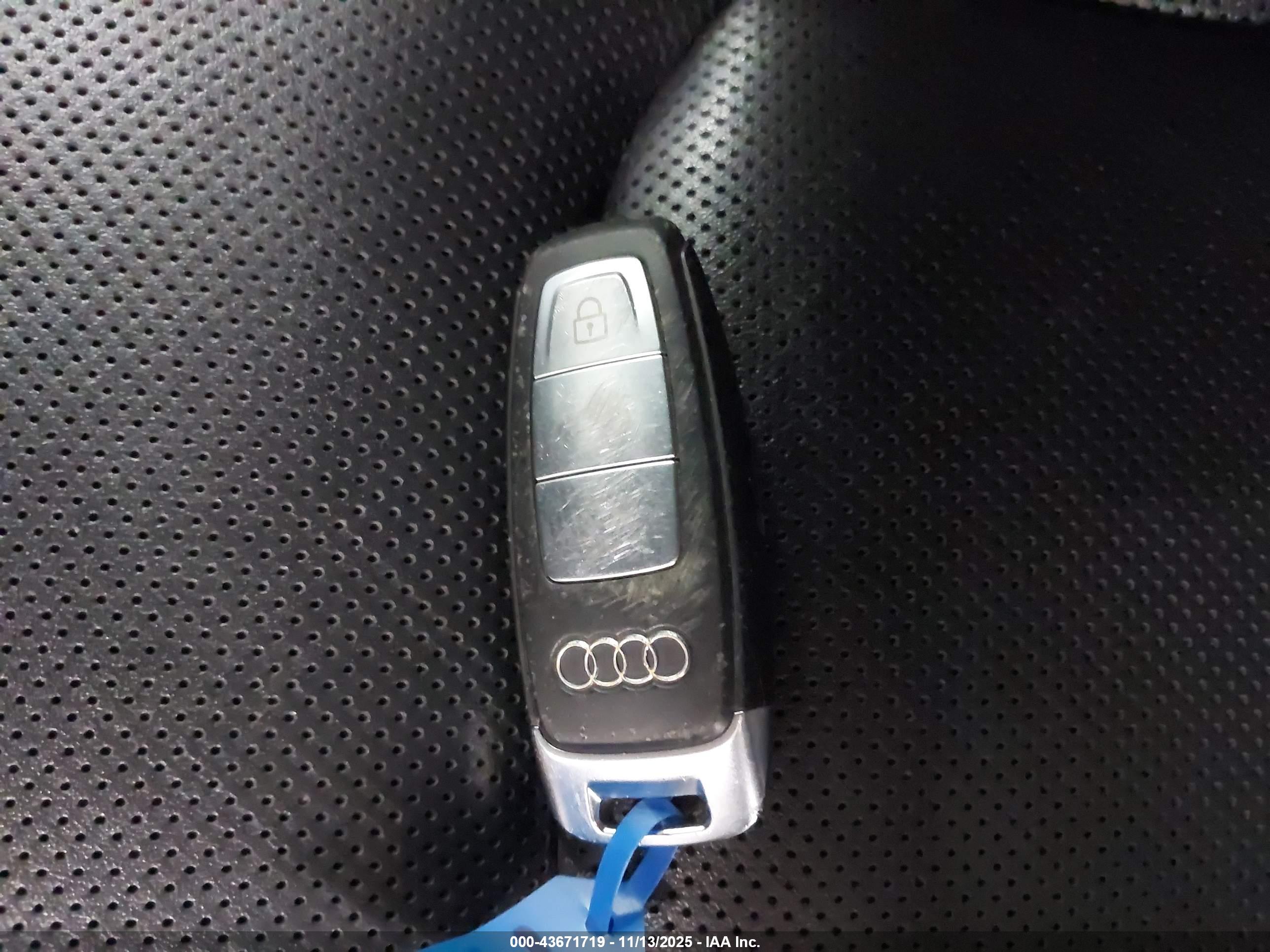 AUDI Q8 image 11