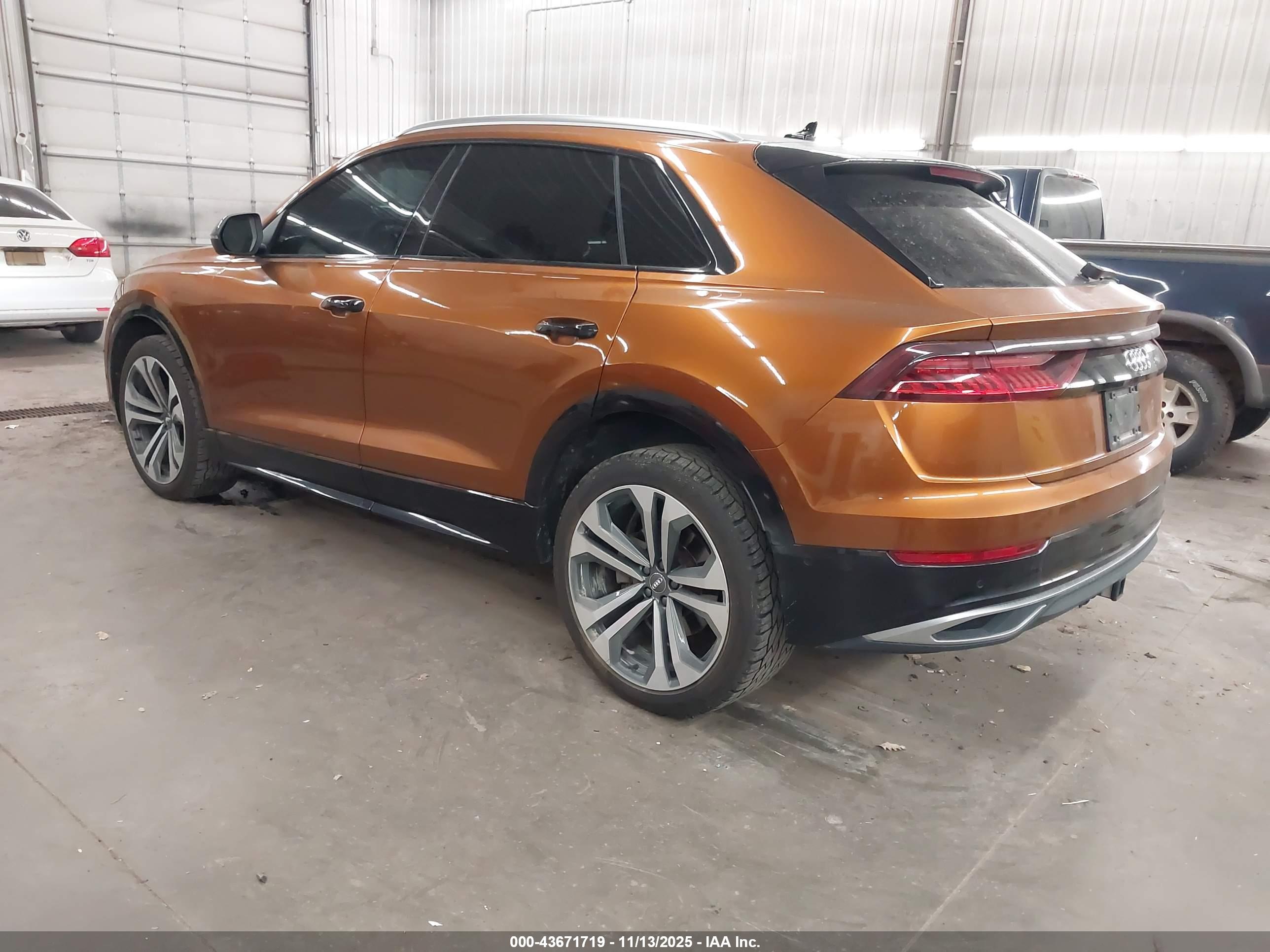 AUDI Q8 image 3