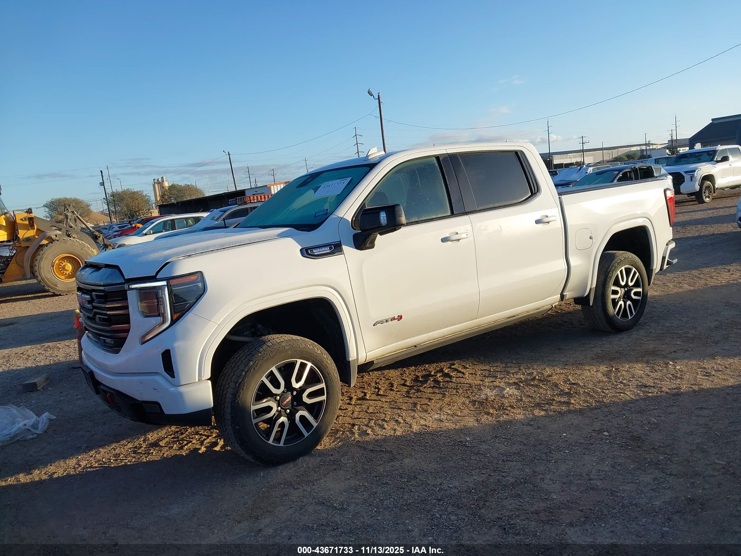 GMC SIERRA image 2