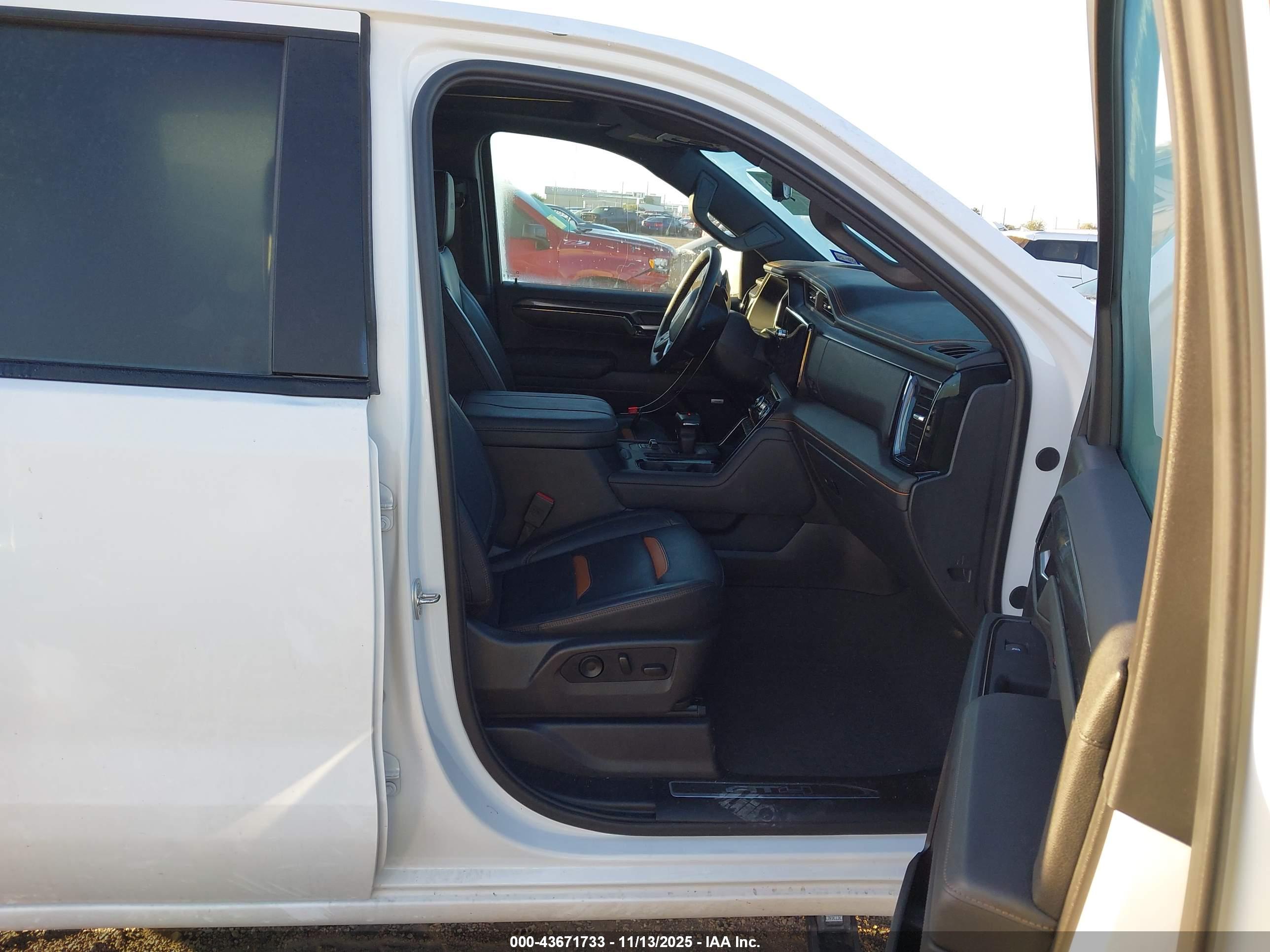 GMC SIERRA image 5