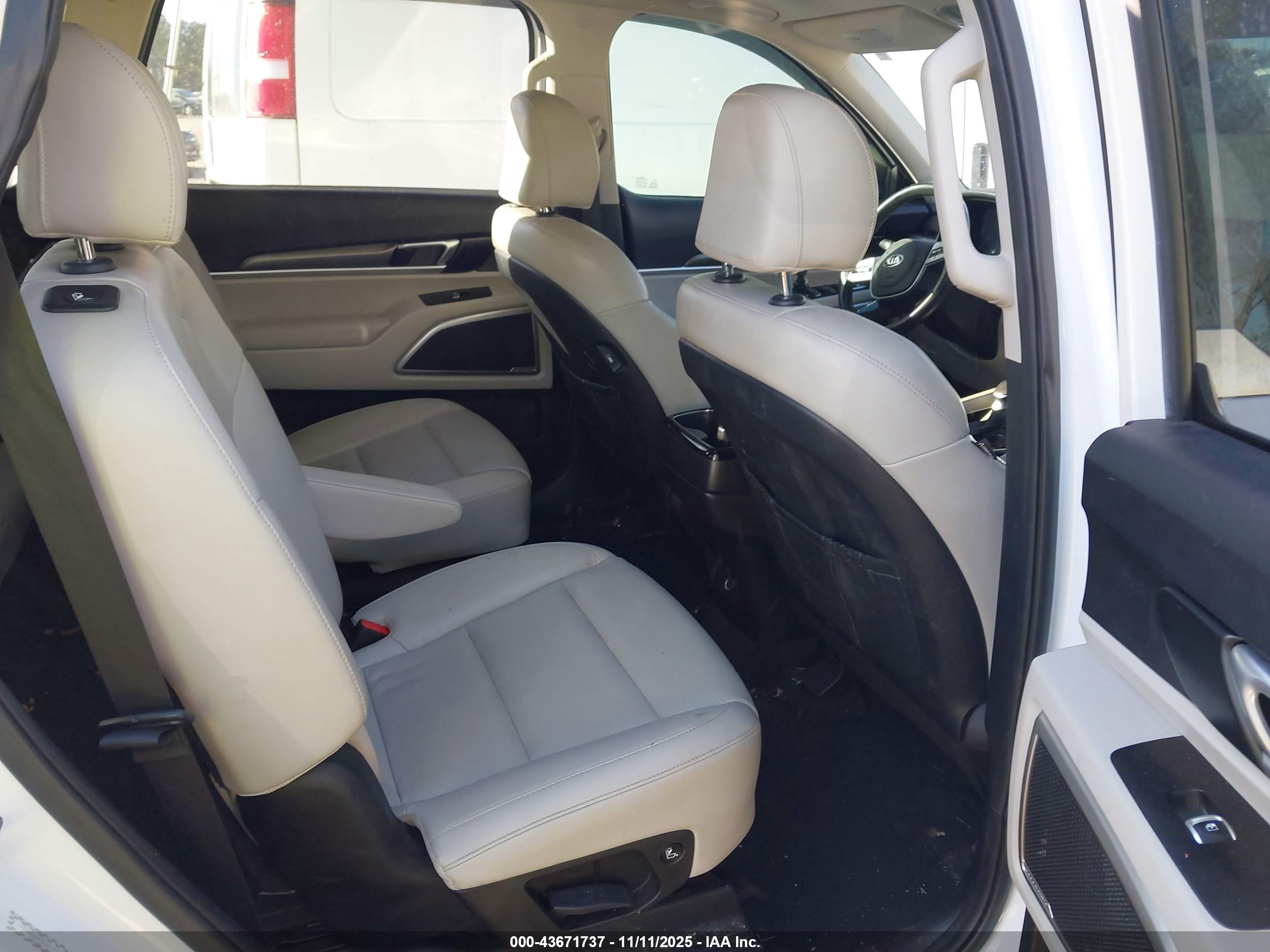 KIA TELLURIDE image 8