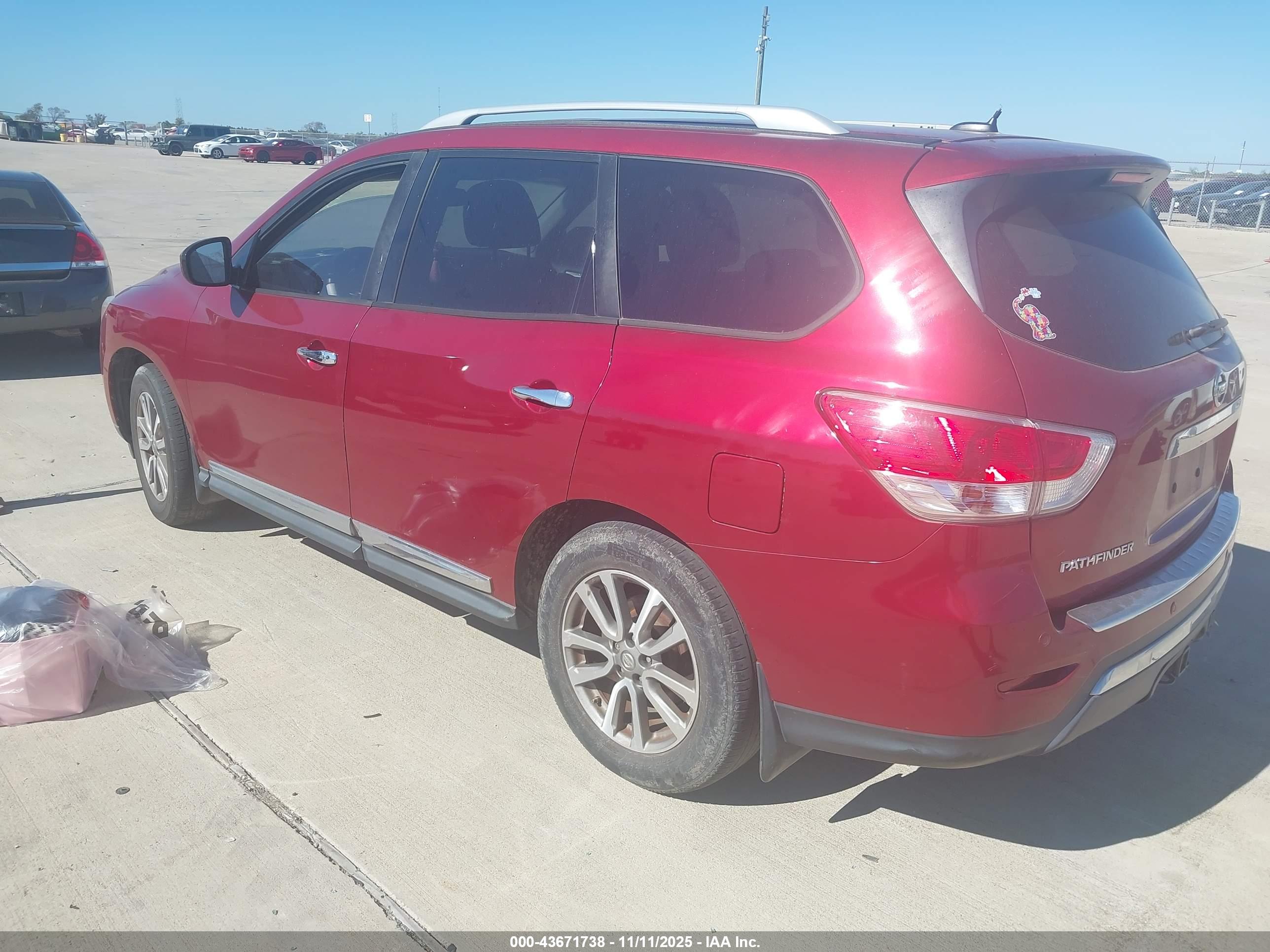 NISSAN PATHFINDER image 3