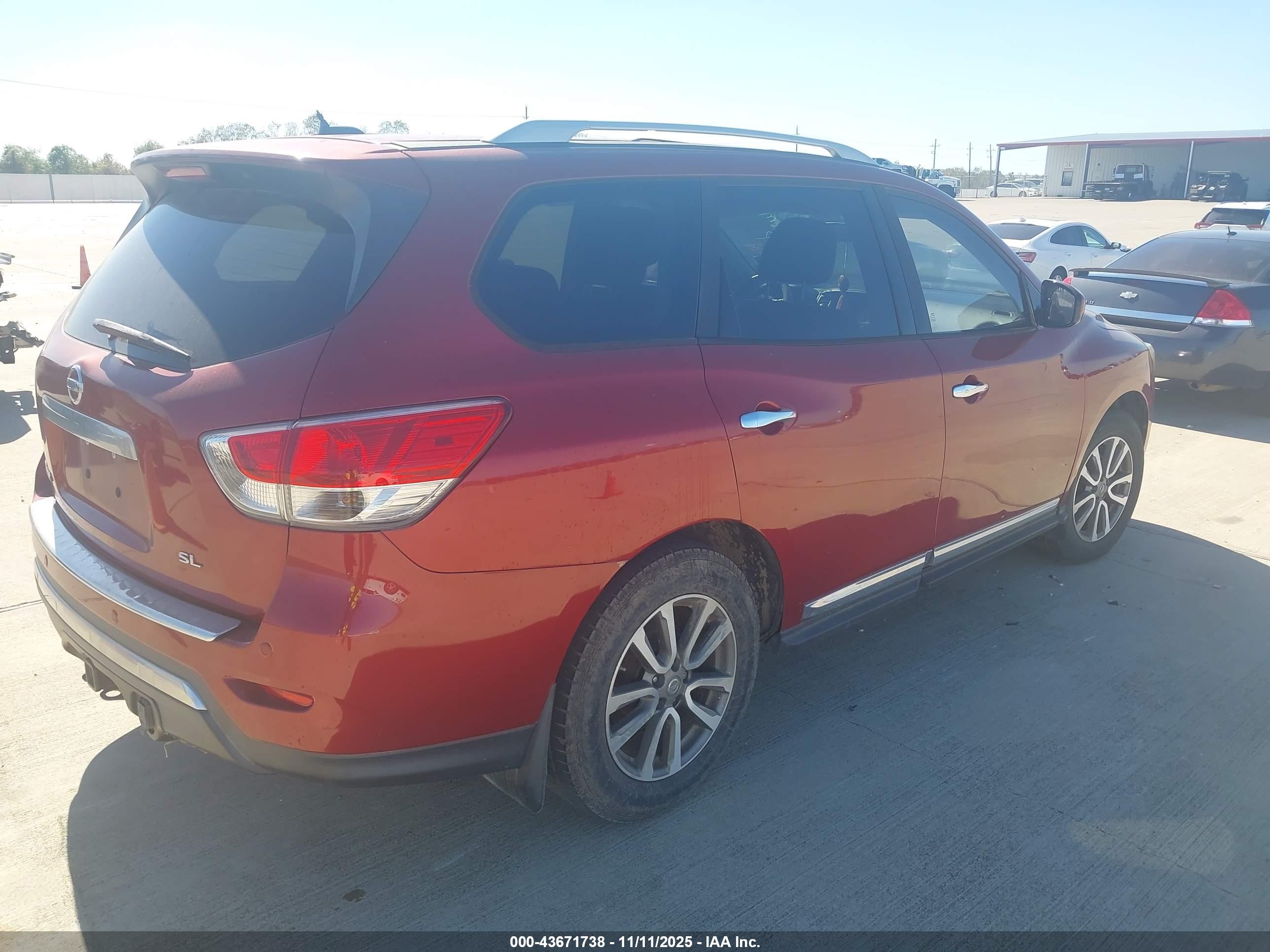 NISSAN PATHFINDER image 4
