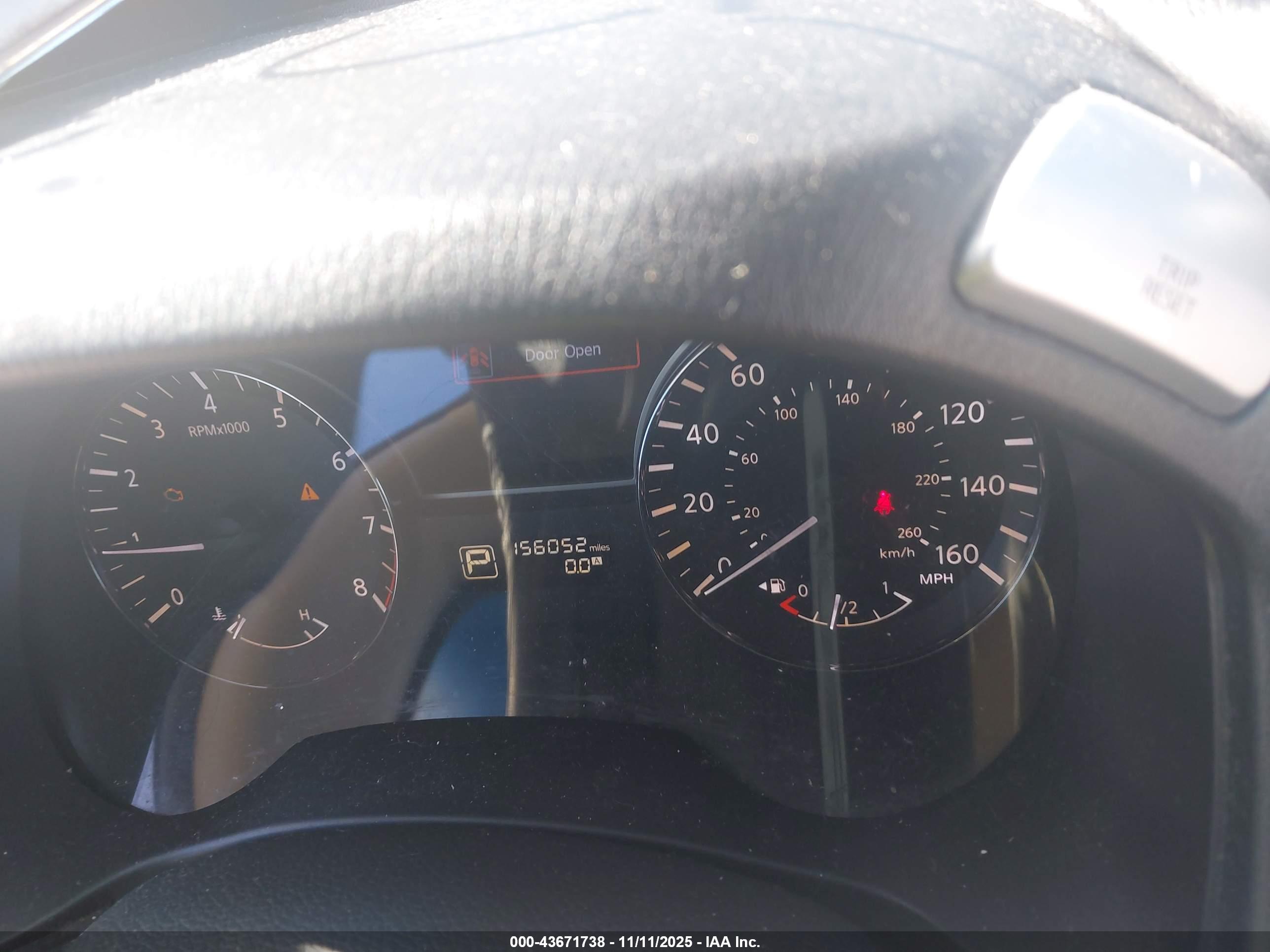 NISSAN PATHFINDER image 7