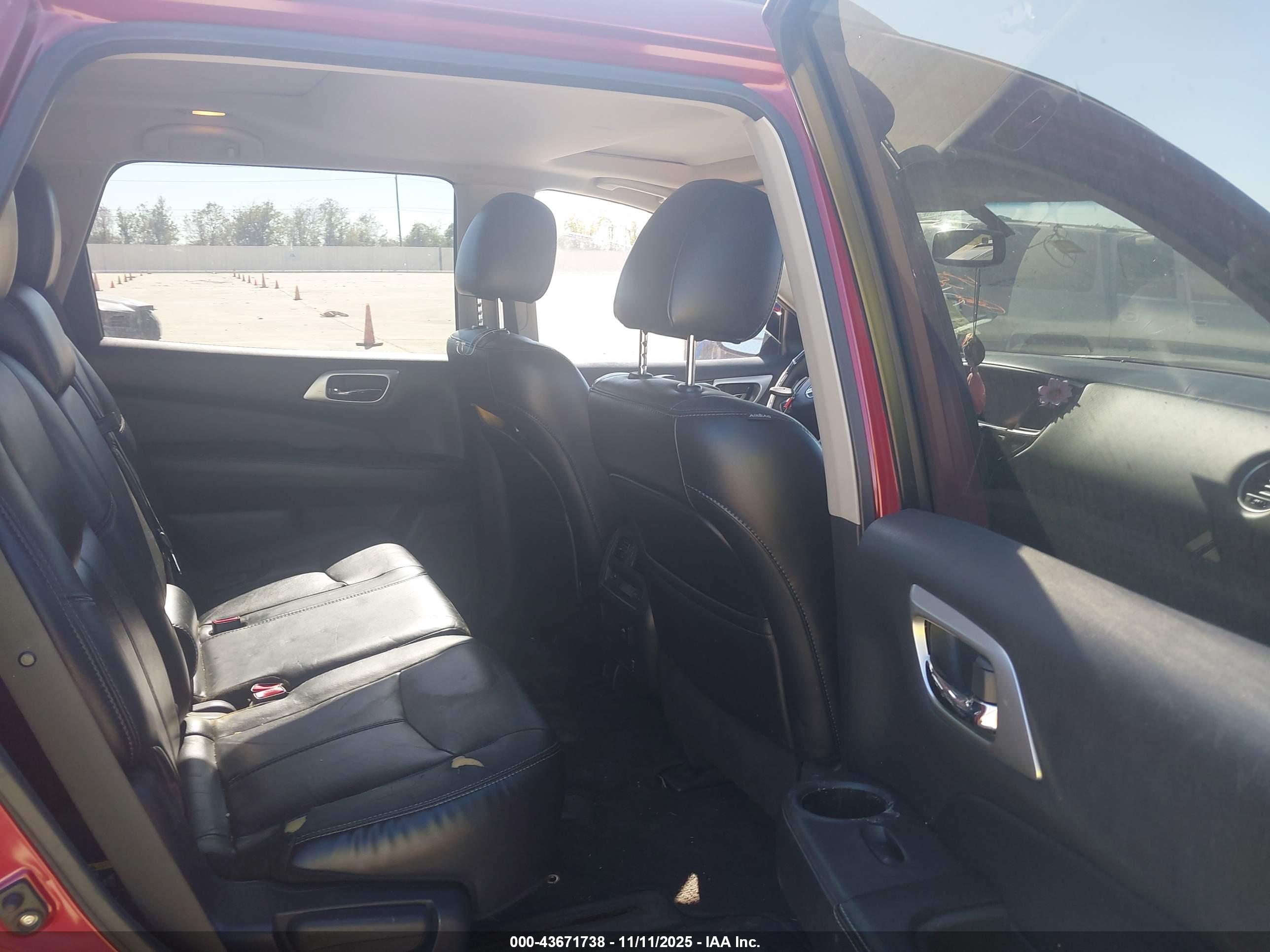 NISSAN PATHFINDER image 8