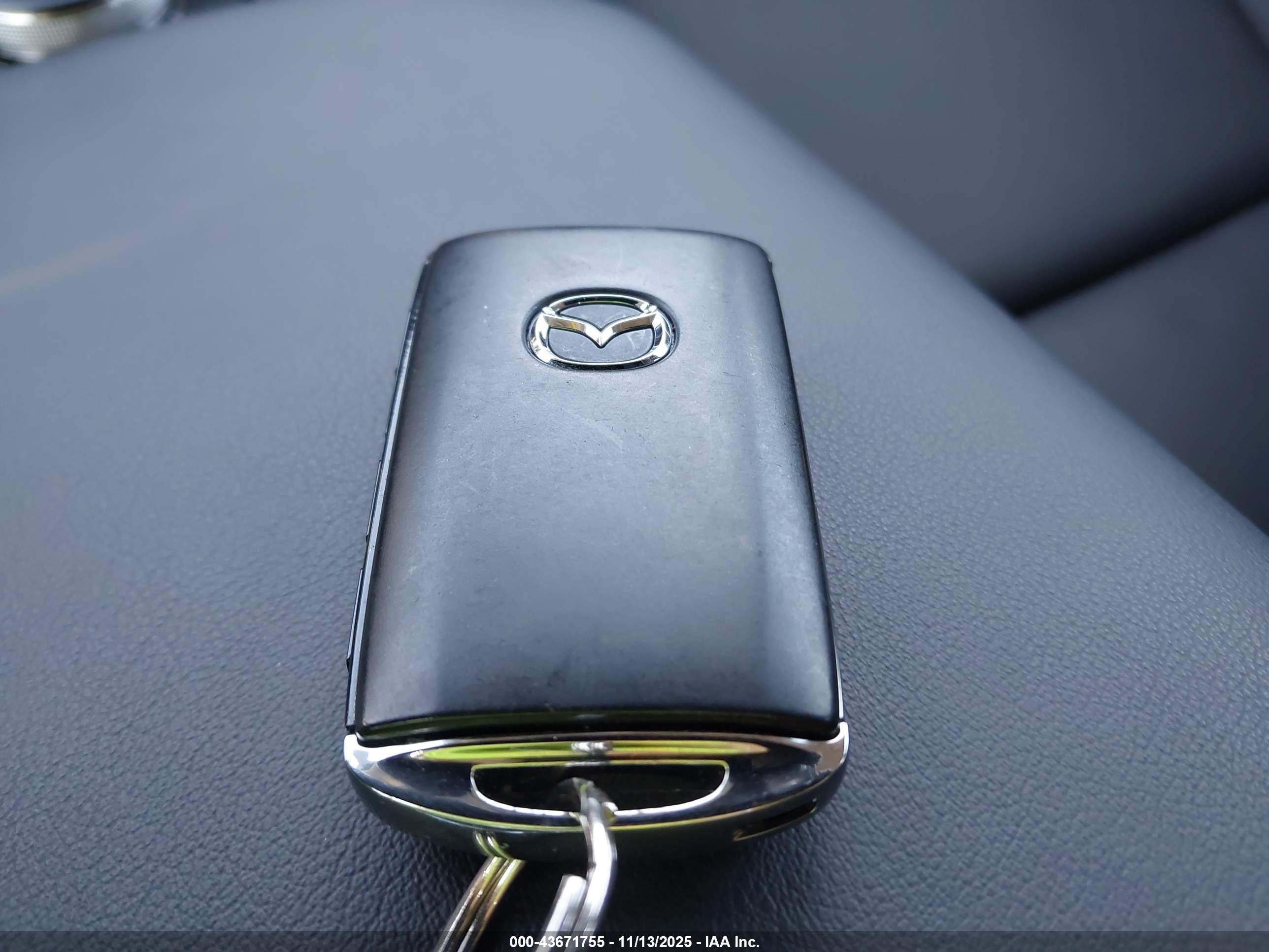 MAZDA MAZDA3 image 11
