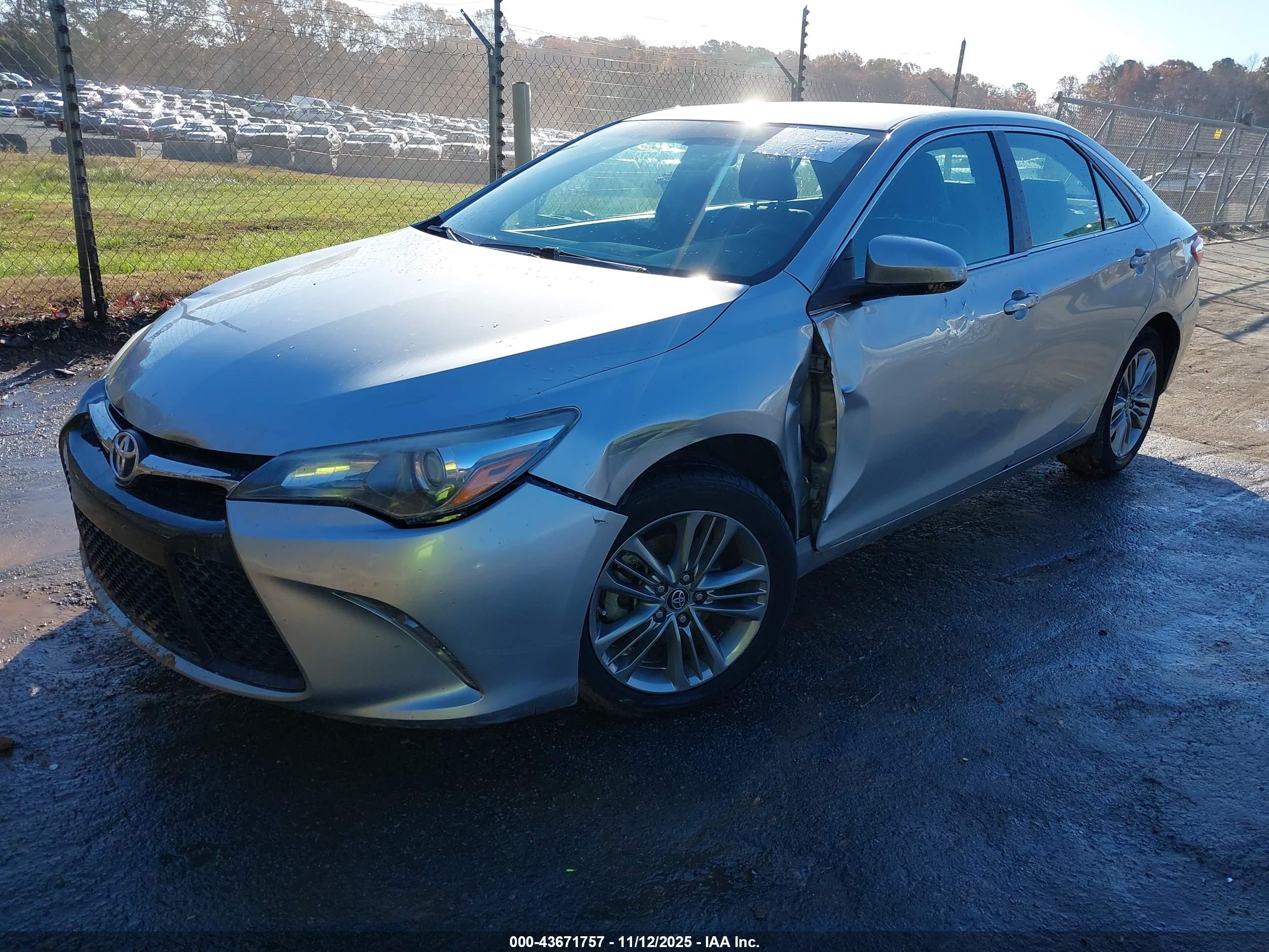 TOYOTA CAMRY image 2