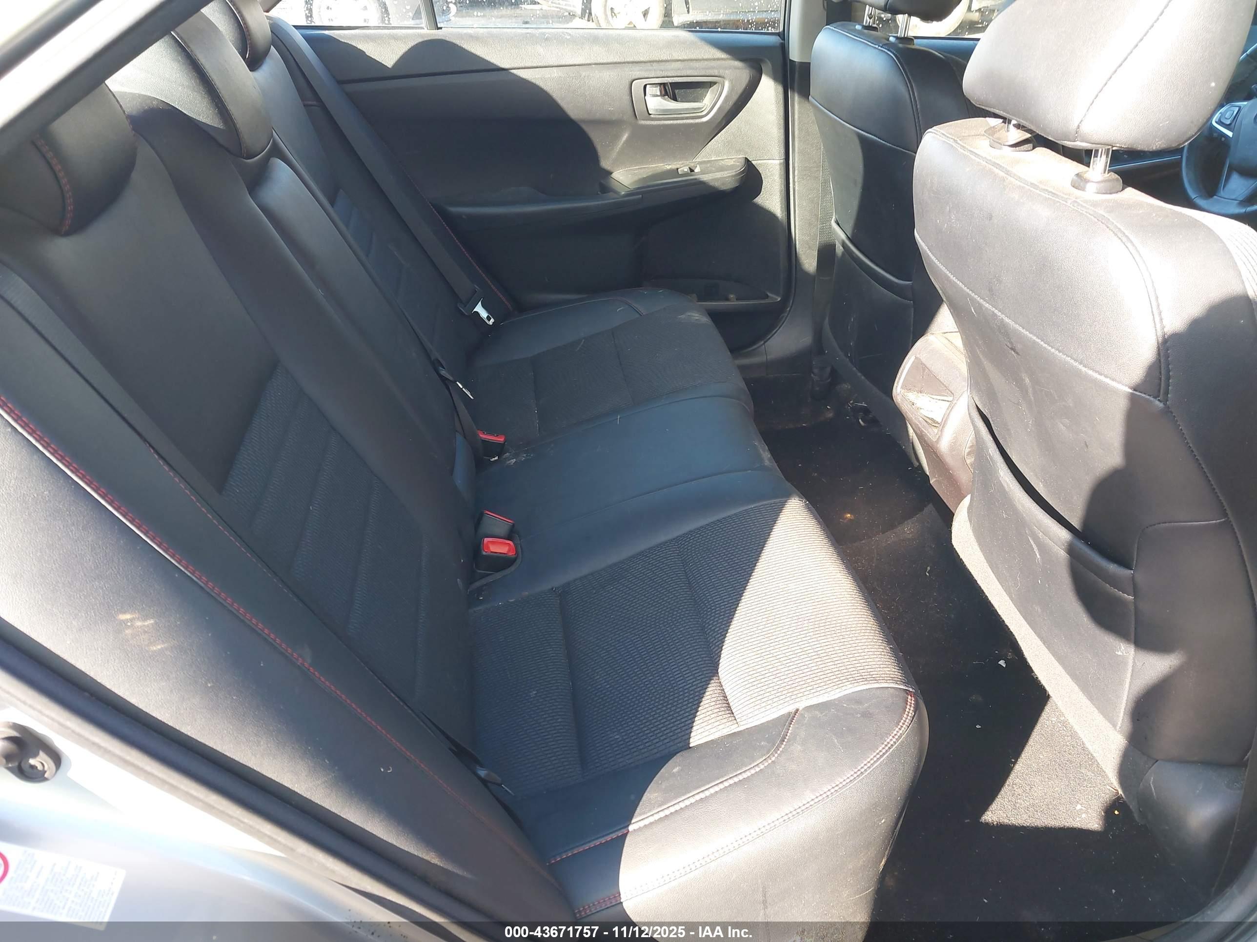 TOYOTA CAMRY image 8