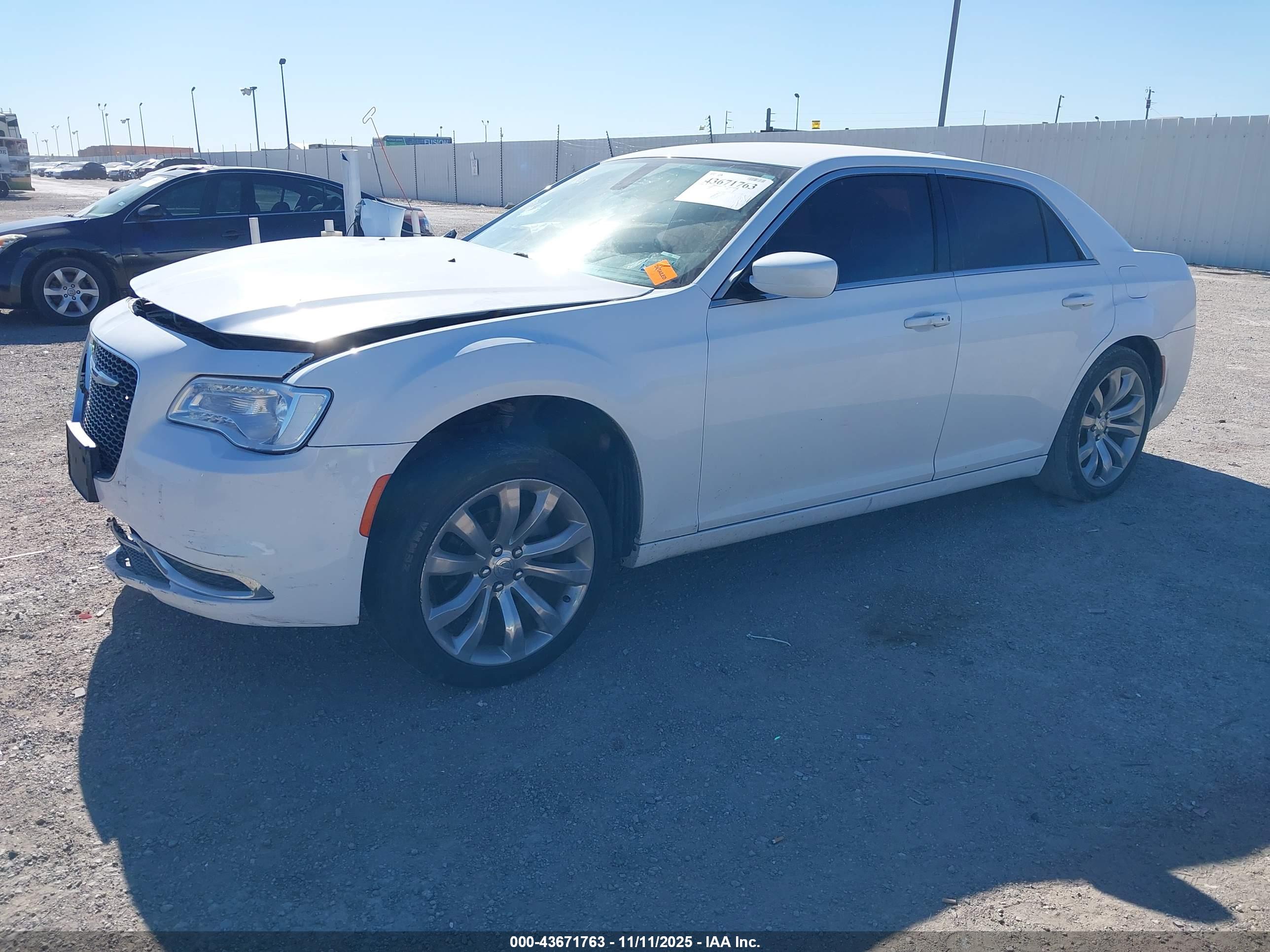 CHRYSLER 300 image 2