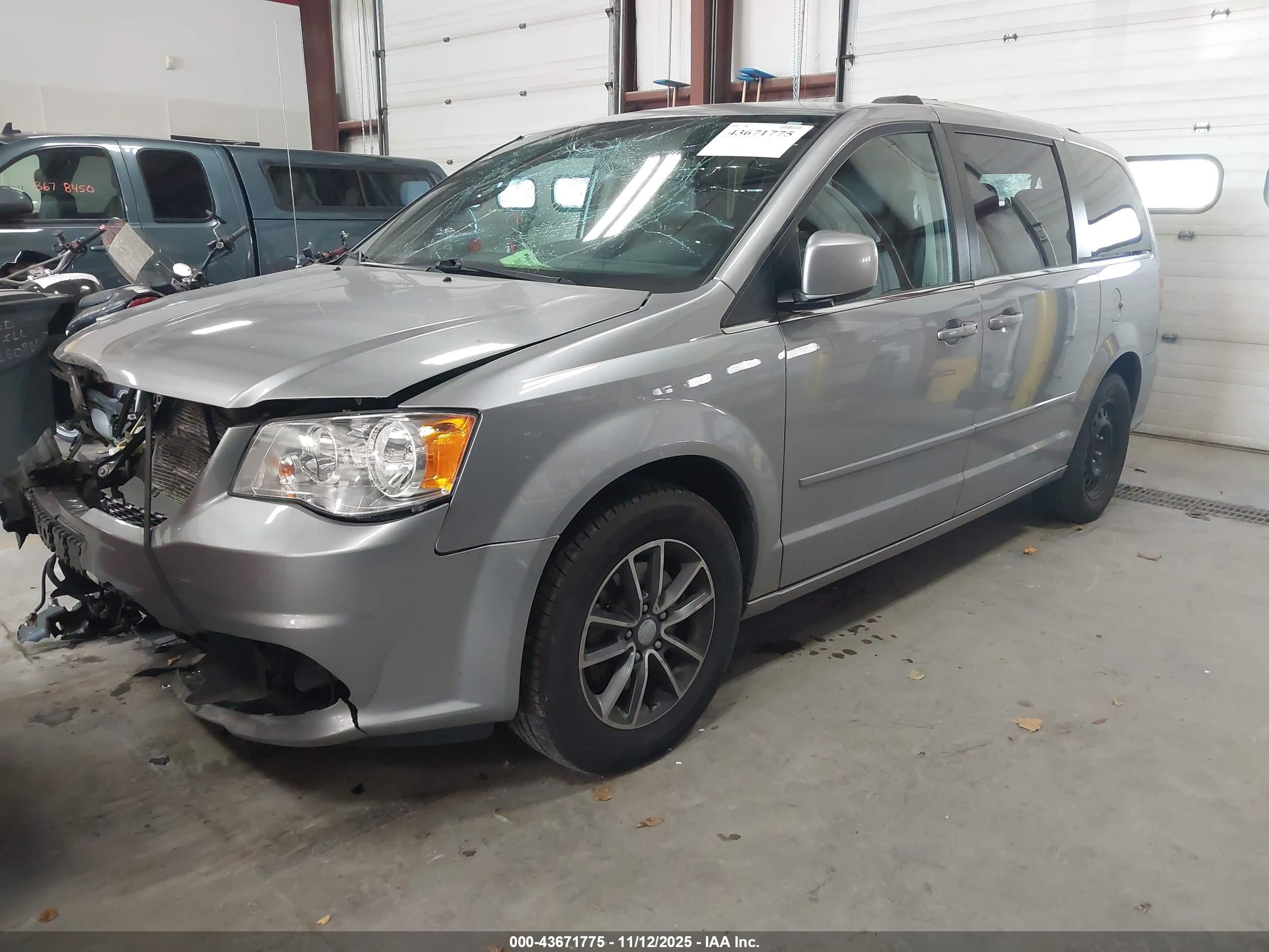 DODGE GRAND image 2