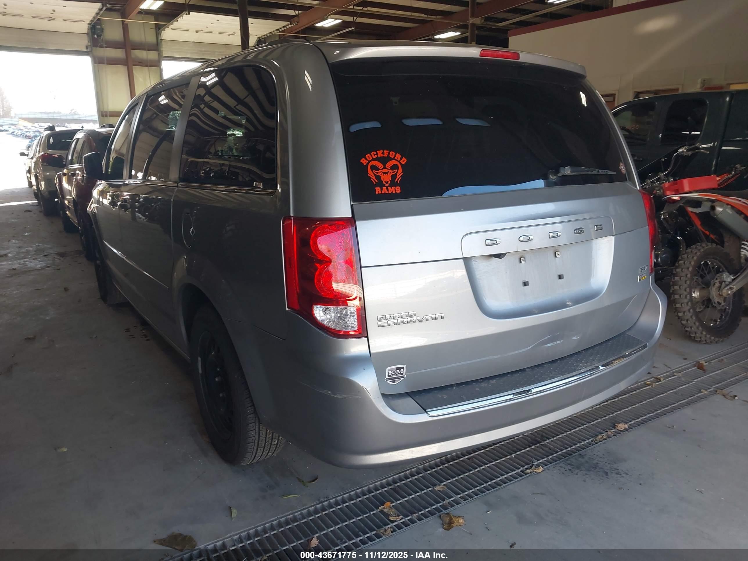 DODGE GRAND image 3