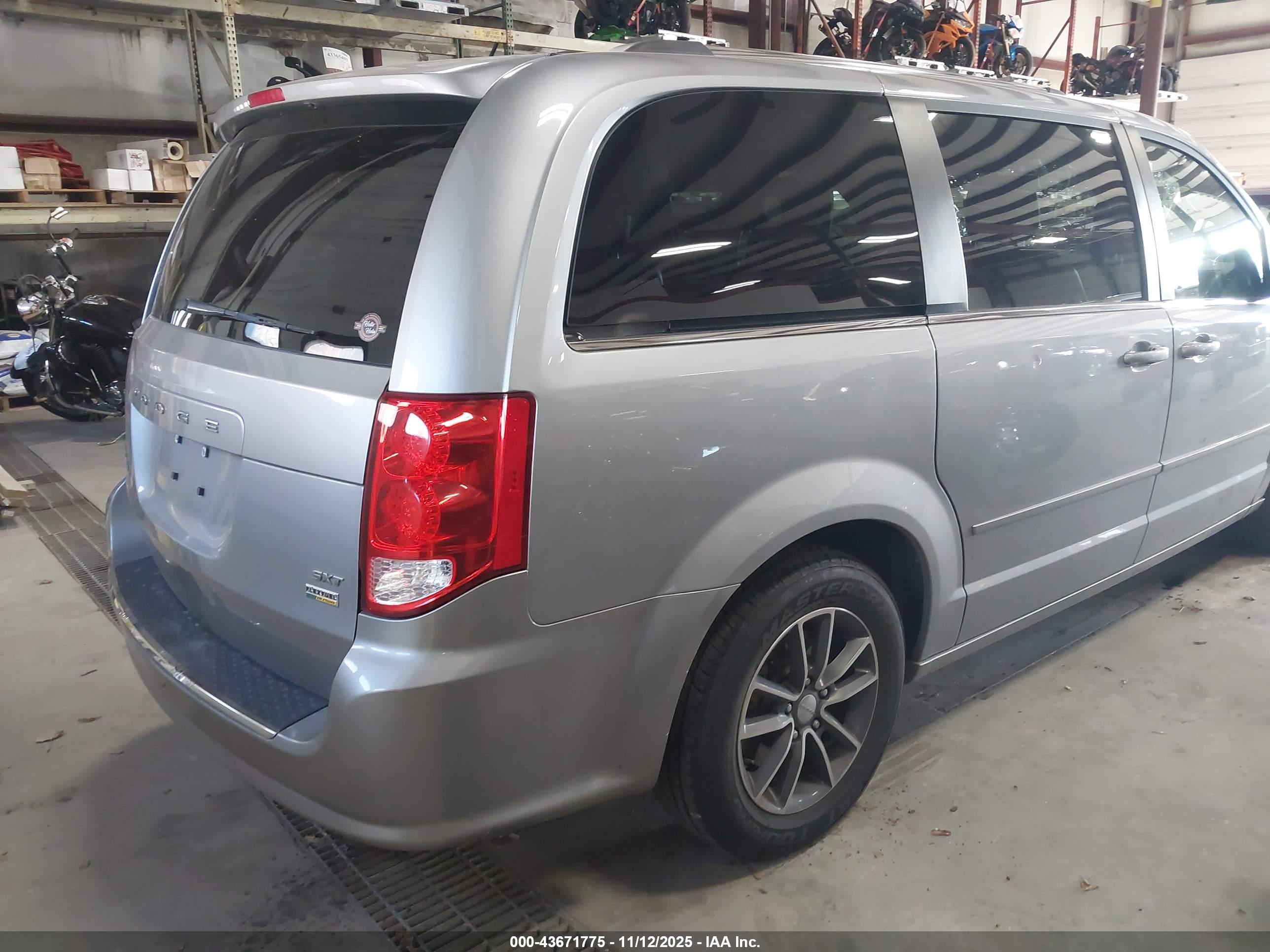 DODGE GRAND image 4