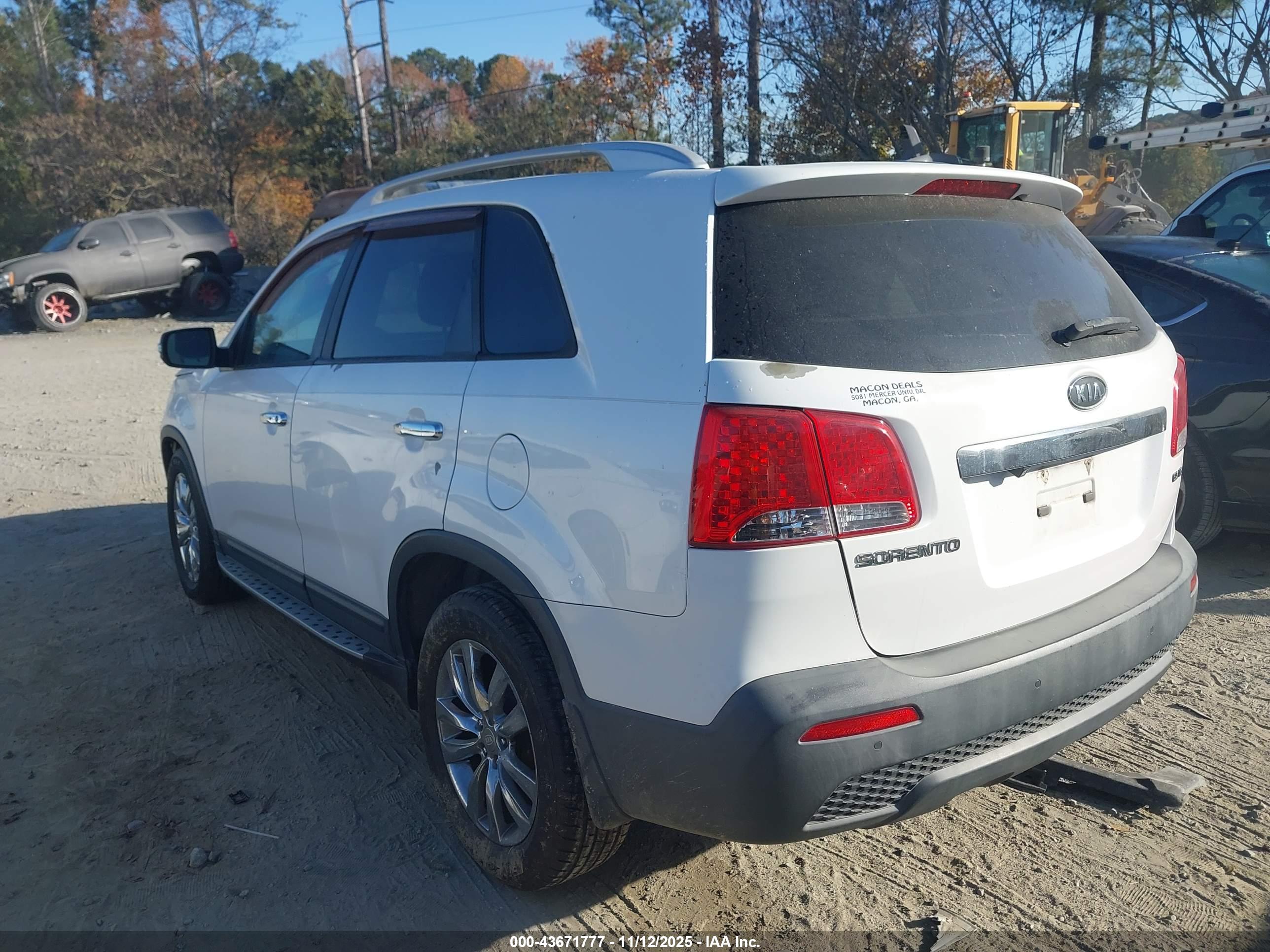 KIA SORENTO image 3