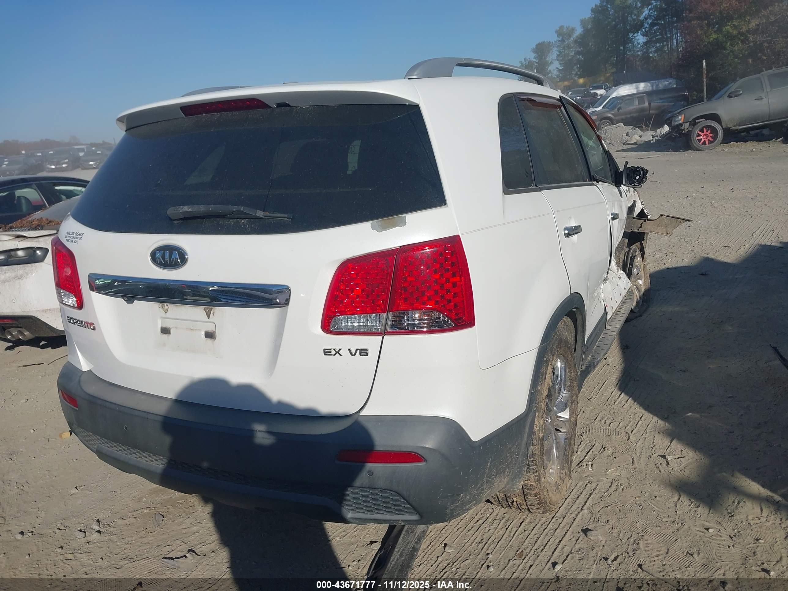 KIA SORENTO image 4