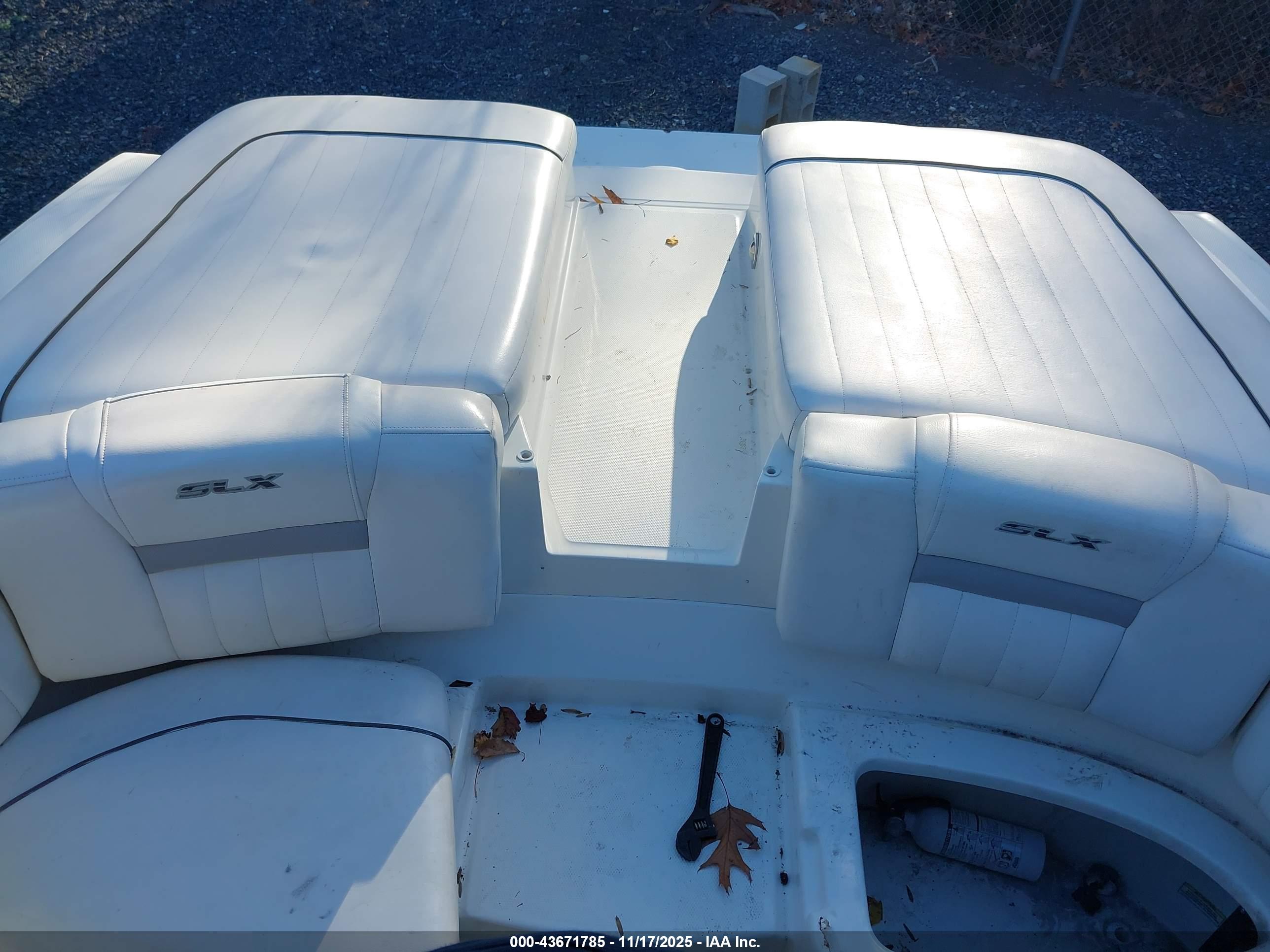 SEA RAY image 8