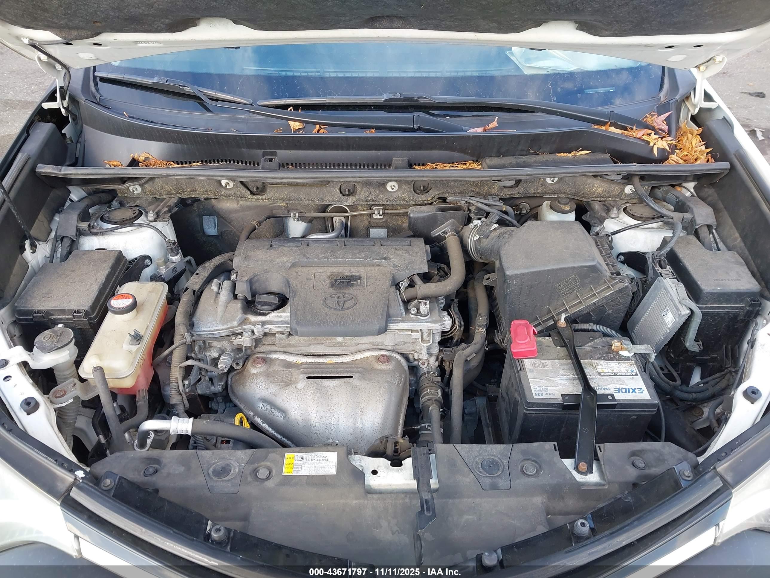 TOYOTA RAV4 image 10
