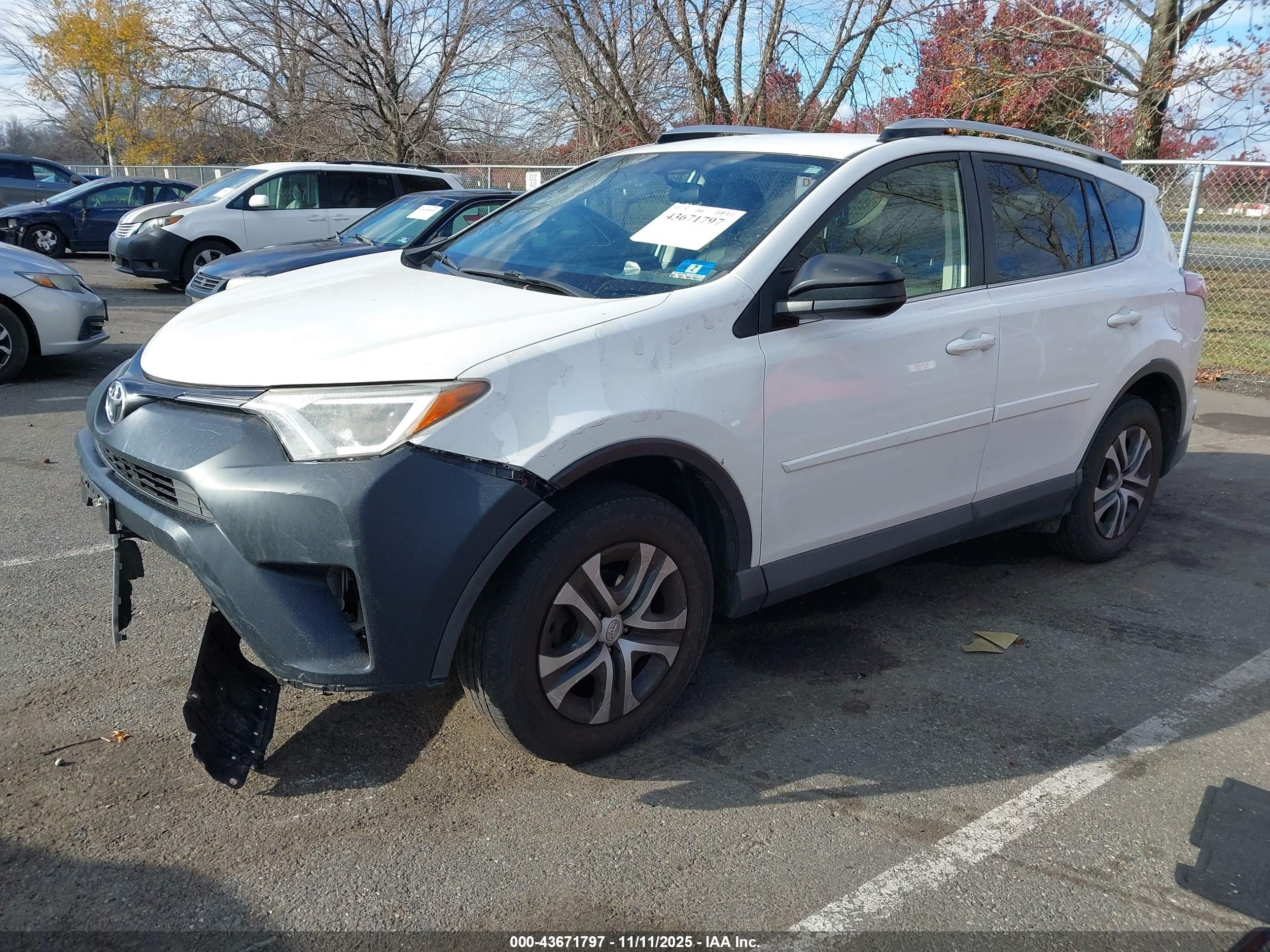 TOYOTA RAV4 image 2