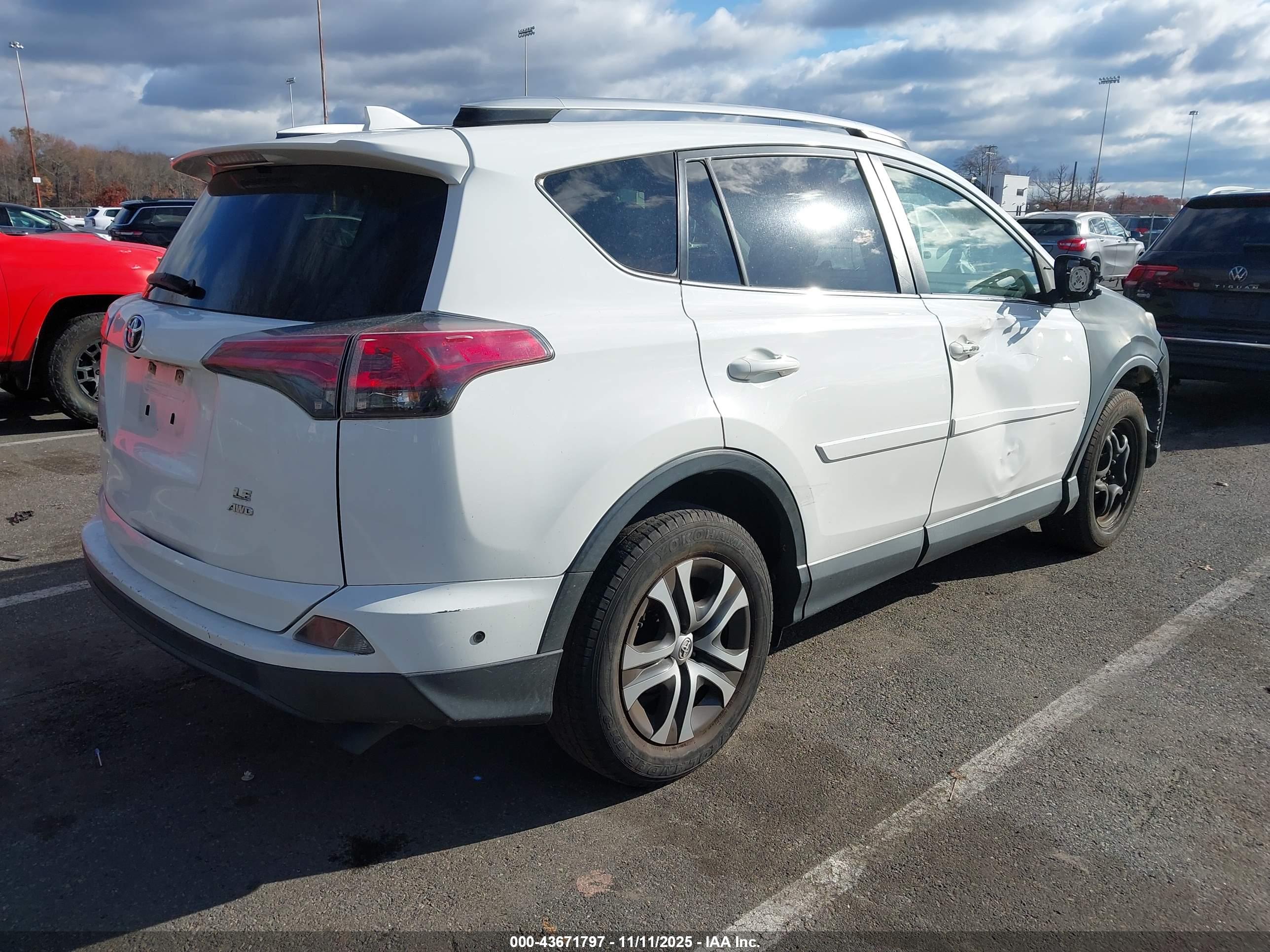 TOYOTA RAV4 image 4