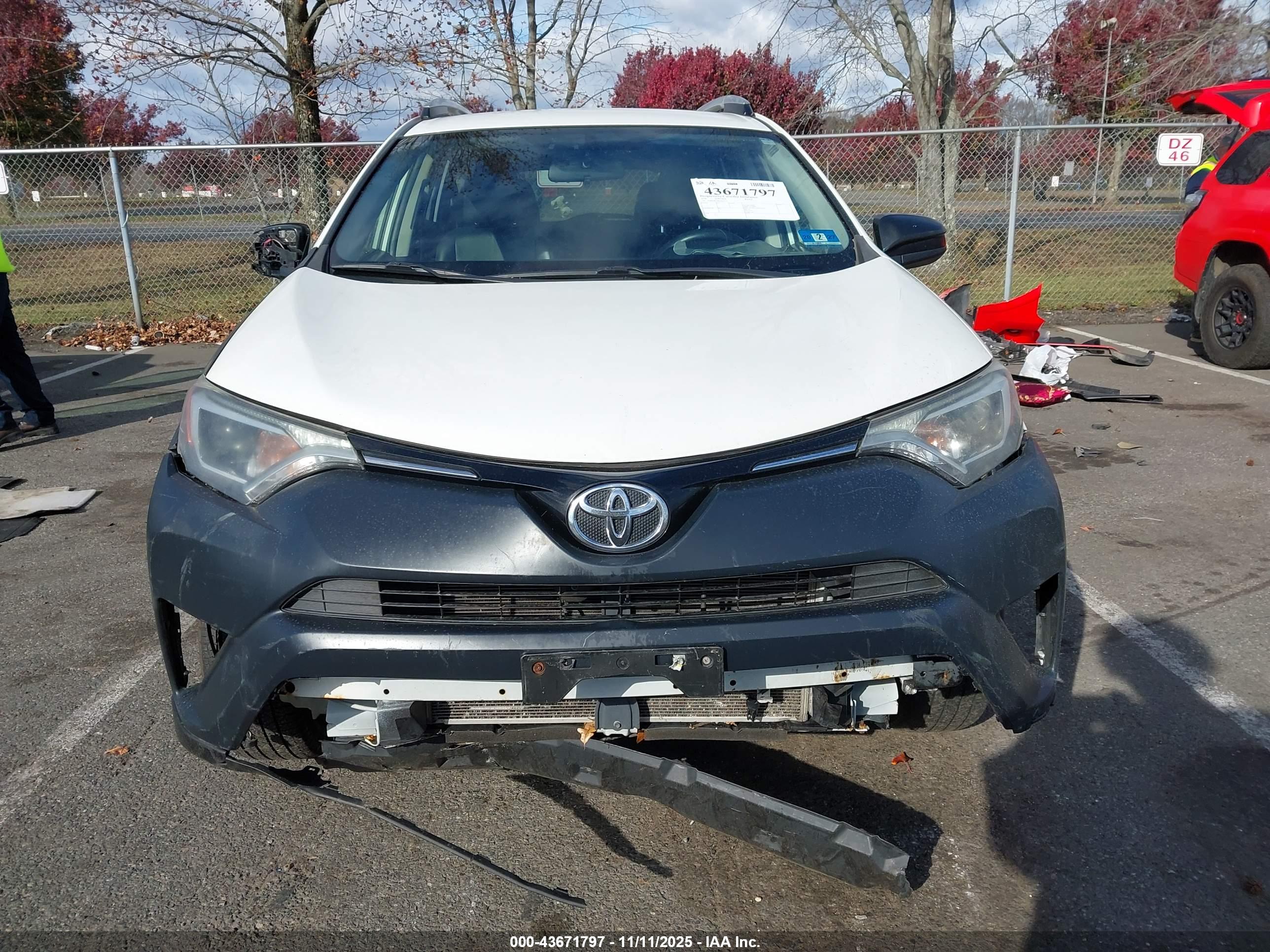 TOYOTA RAV4 image 6