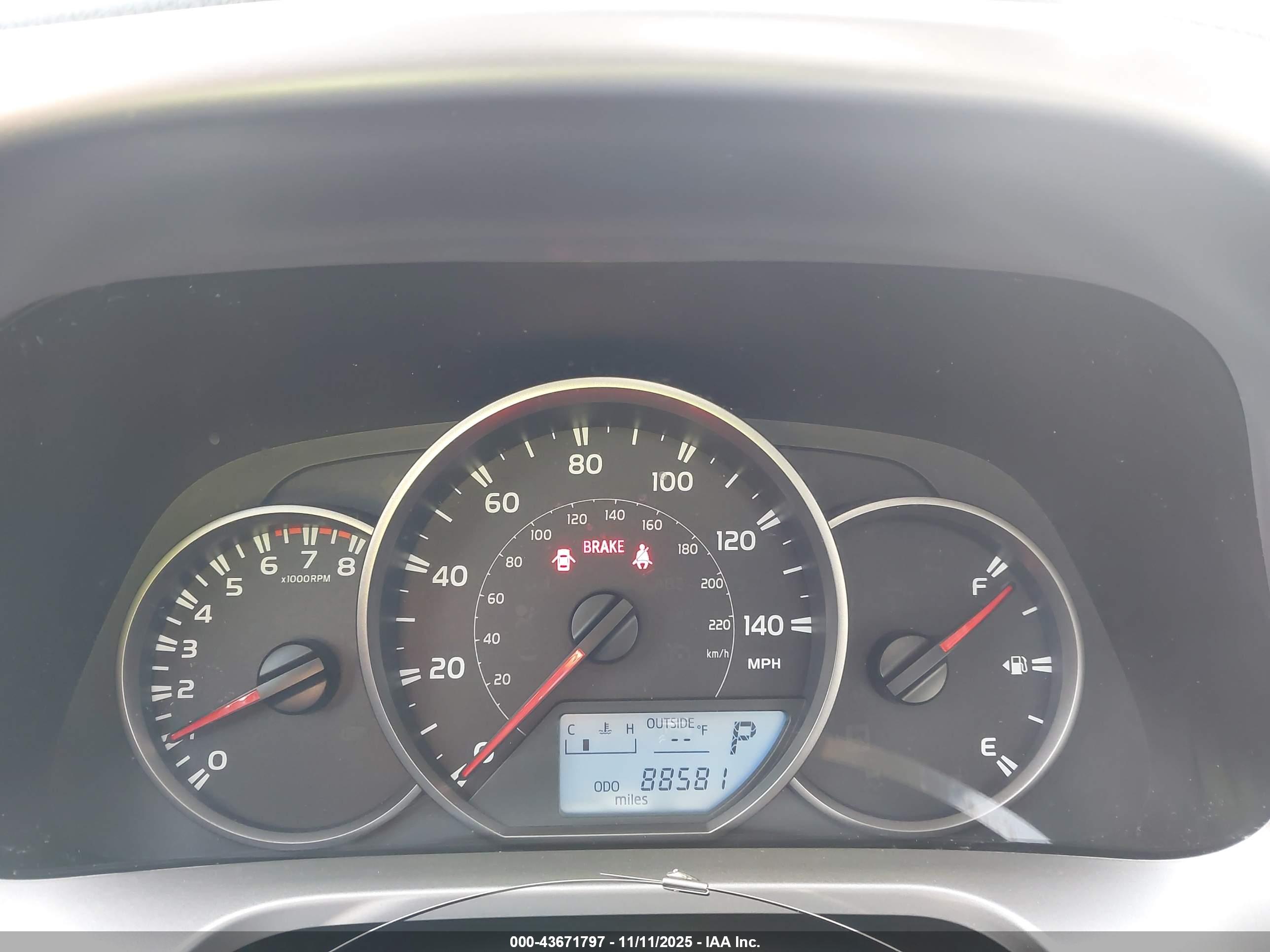 TOYOTA RAV4 image 7